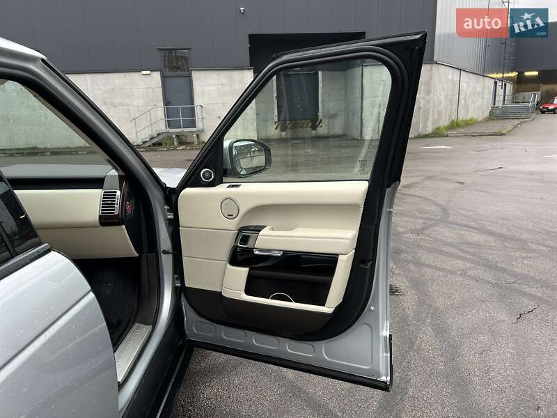 Внедорожник / Кроссовер Land Rover Range Rover 2015 в Киеве