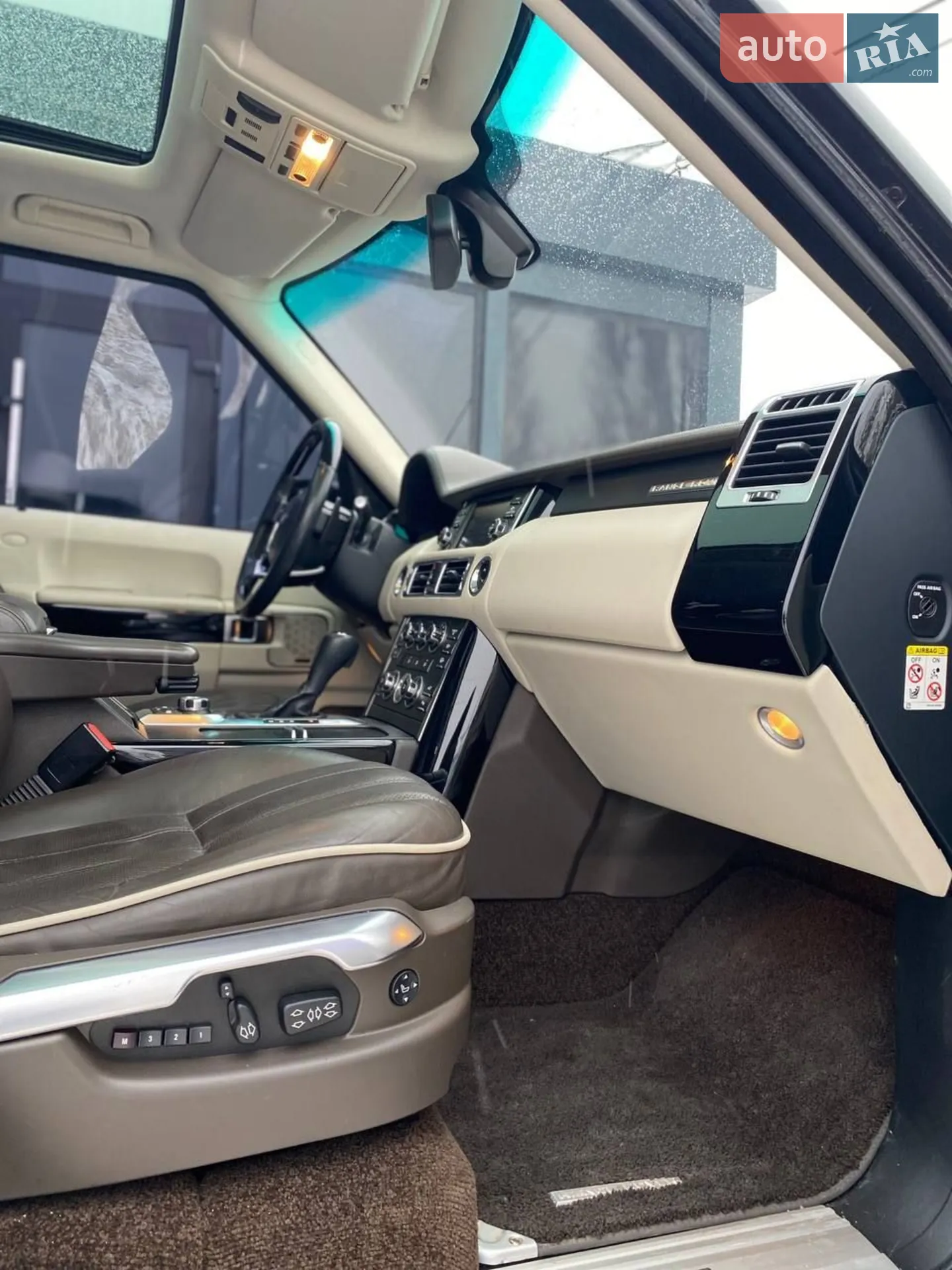 2011 Land Rover Range Rover - мініатюра 18