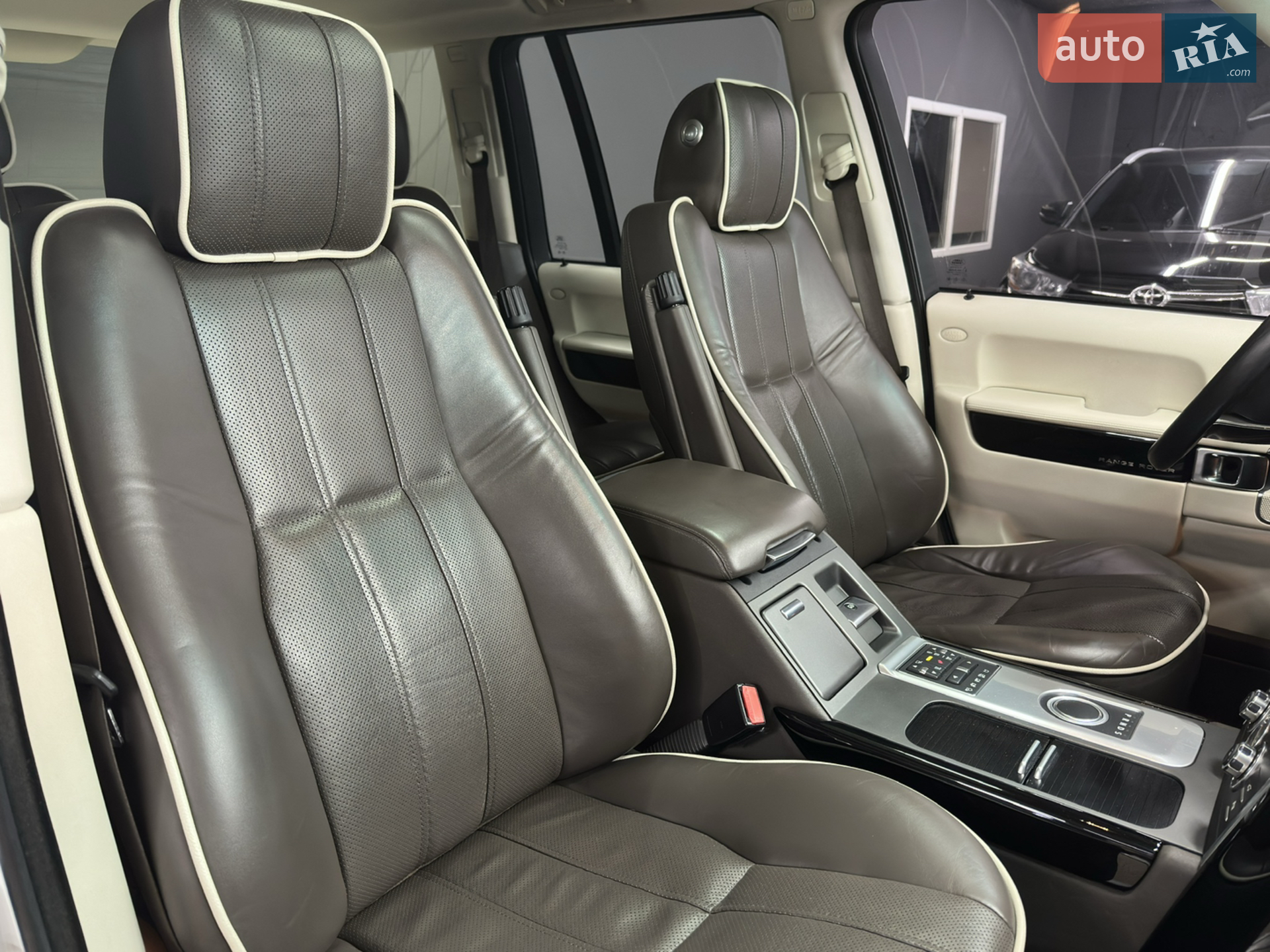 2012 Land Rover Range Rover - мініатюра 35