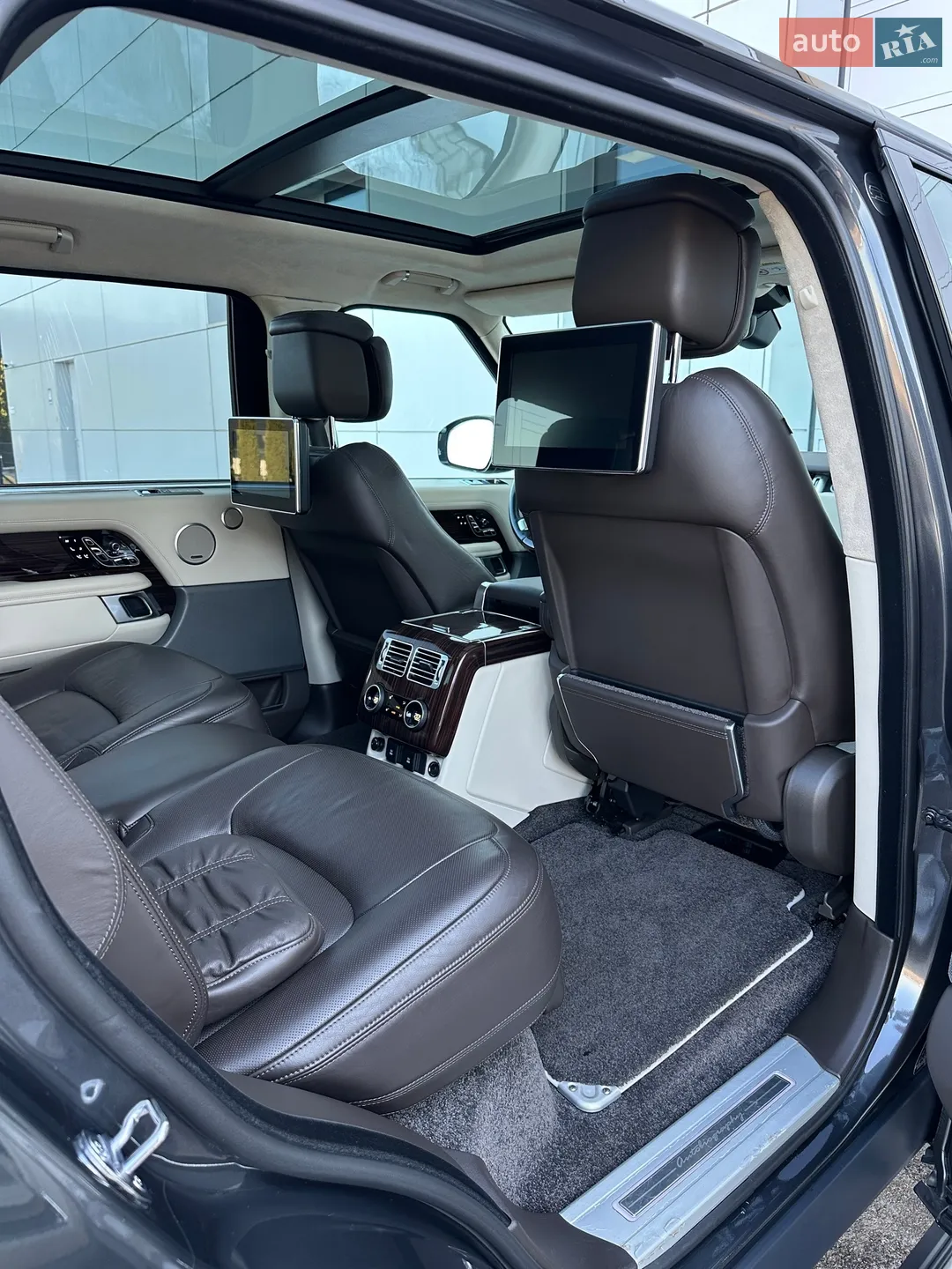 2020 Land Rover Range Rover - мініатюра 26