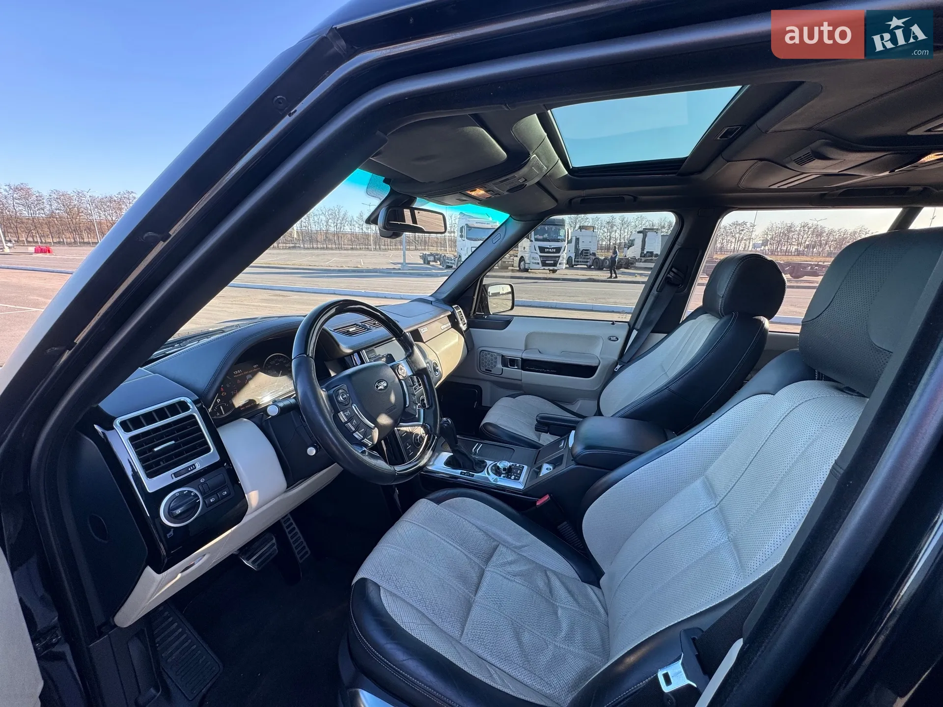 2010 Land Rover Range Rover - мініатюра 16