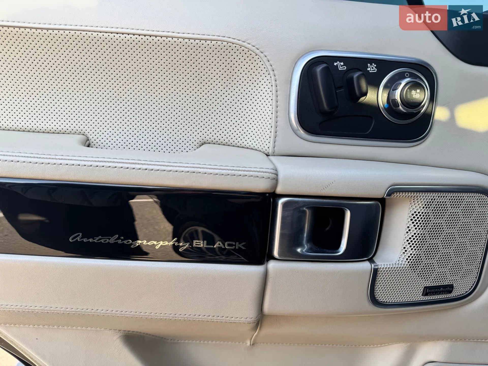 2010 Land Rover Range Rover - мініатюра 19