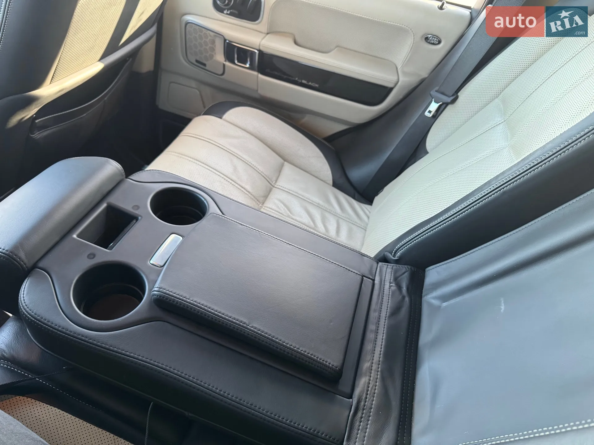 2010 Land Rover Range Rover - мініатюра 20