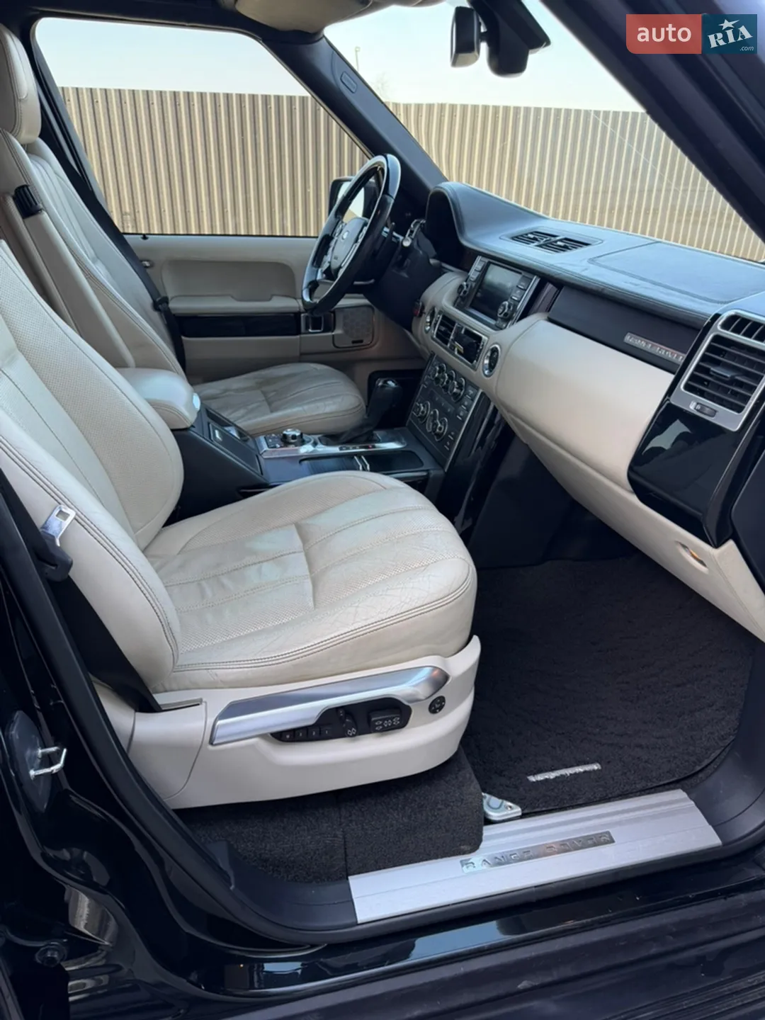 2011 Land Rover Range Rover - мініатюра 19