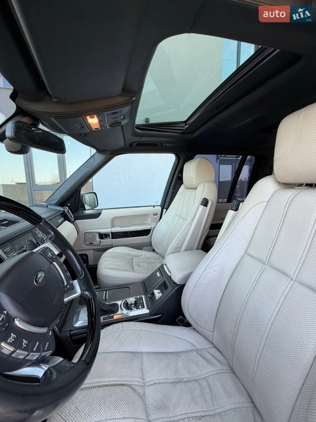2011 Land Rover Range Rover - мініатюра 40
