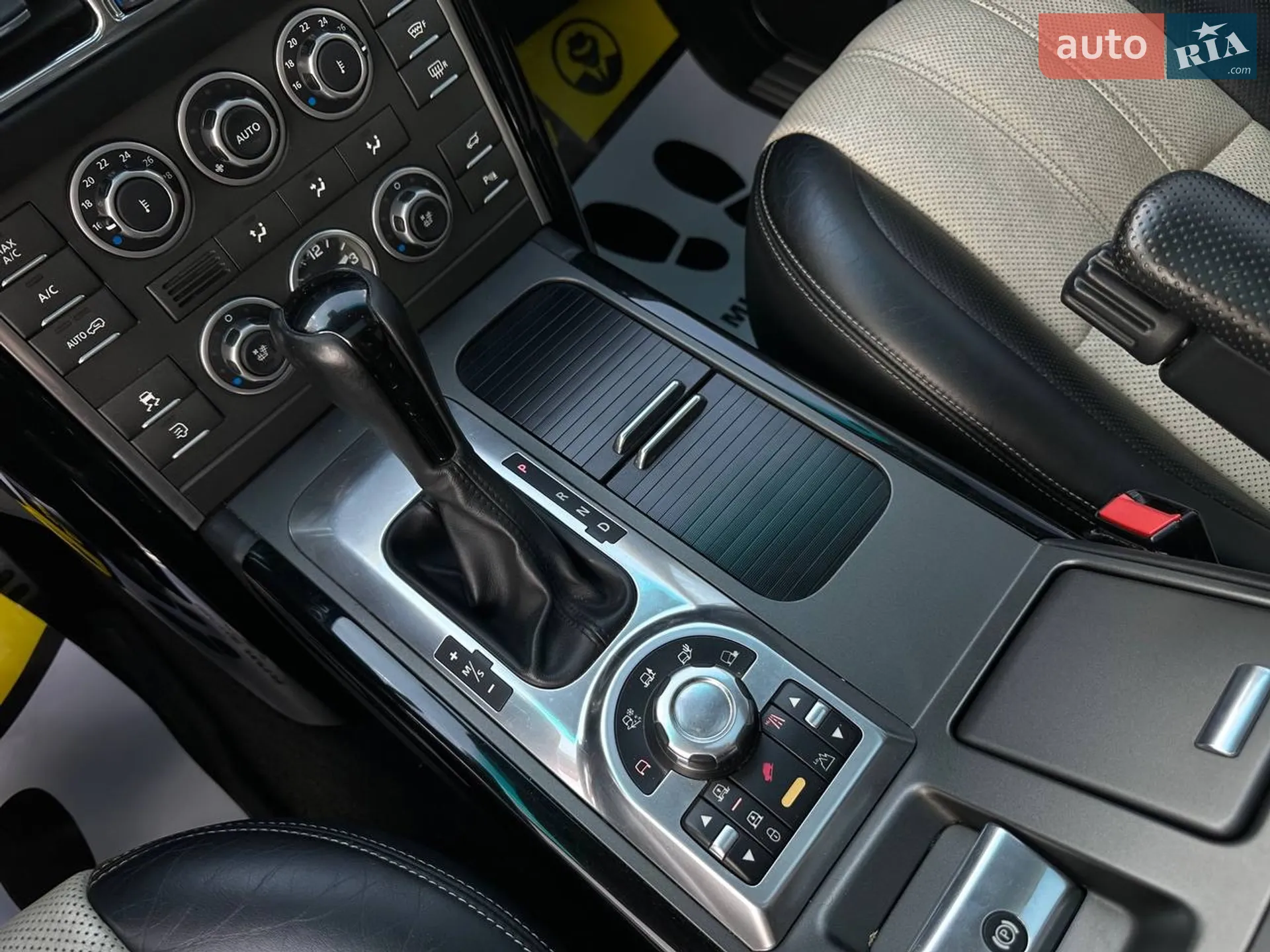 2010 Land Rover Range Rover - мініатюра 16