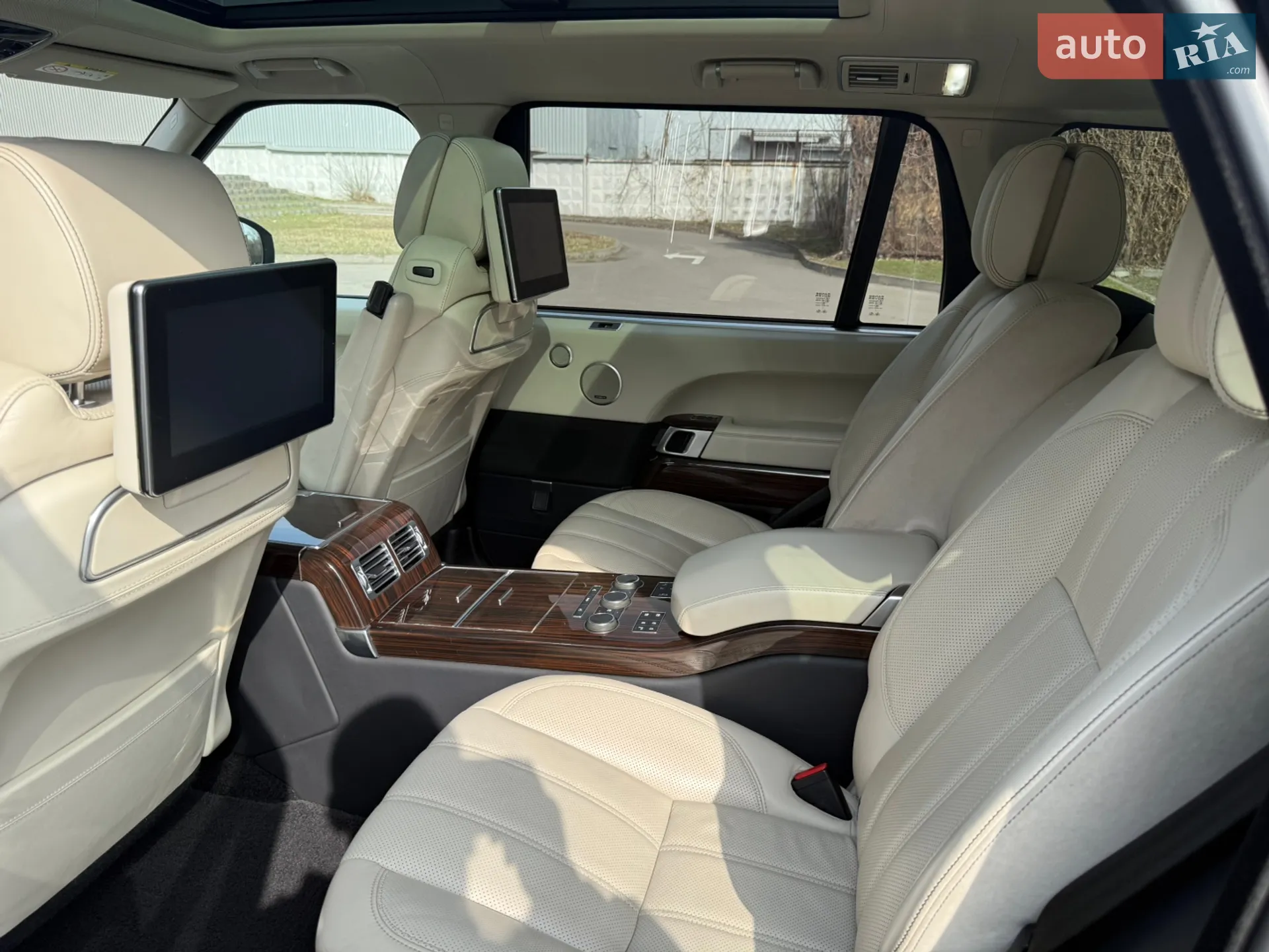 2017 Land Rover Range Rover - мініатюра 19