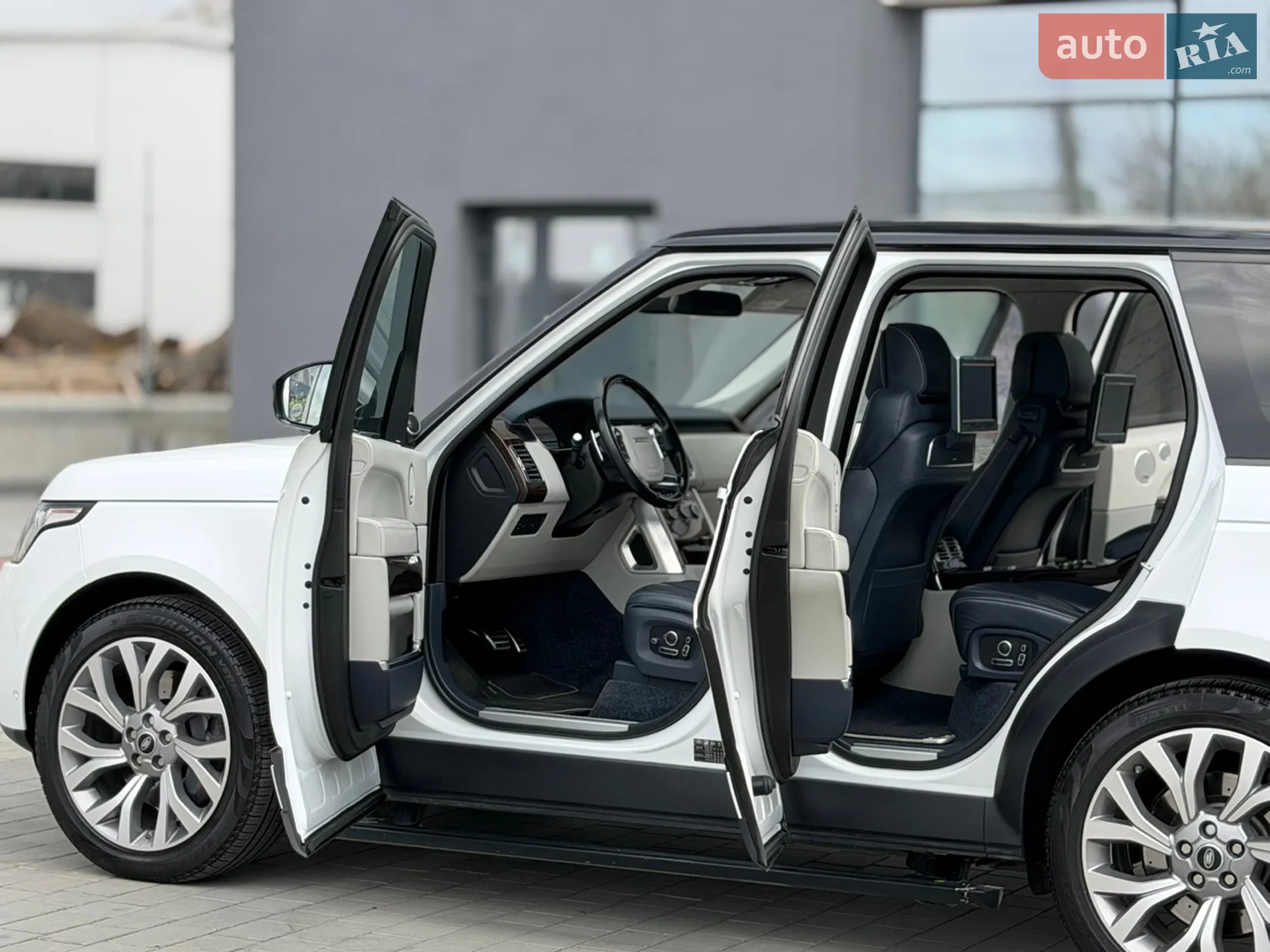 2016 Land Rover Range Rover - мініатюра 33