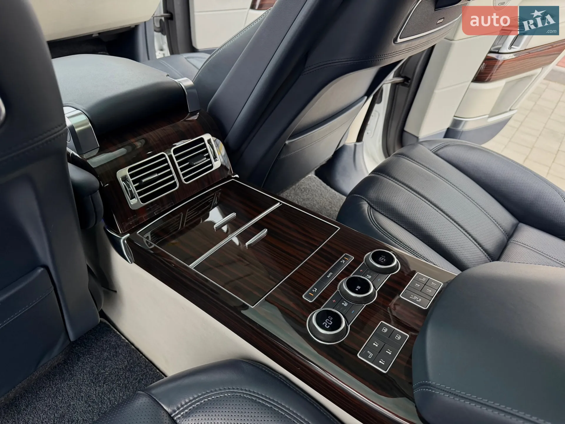 2016 Land Rover Range Rover - мініатюра 41