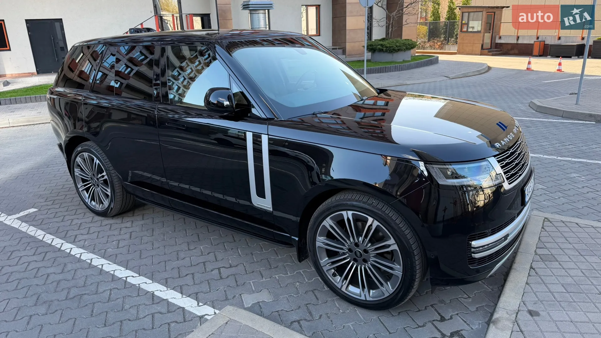 2023 Land Rover Range Rover - мініатюра 8