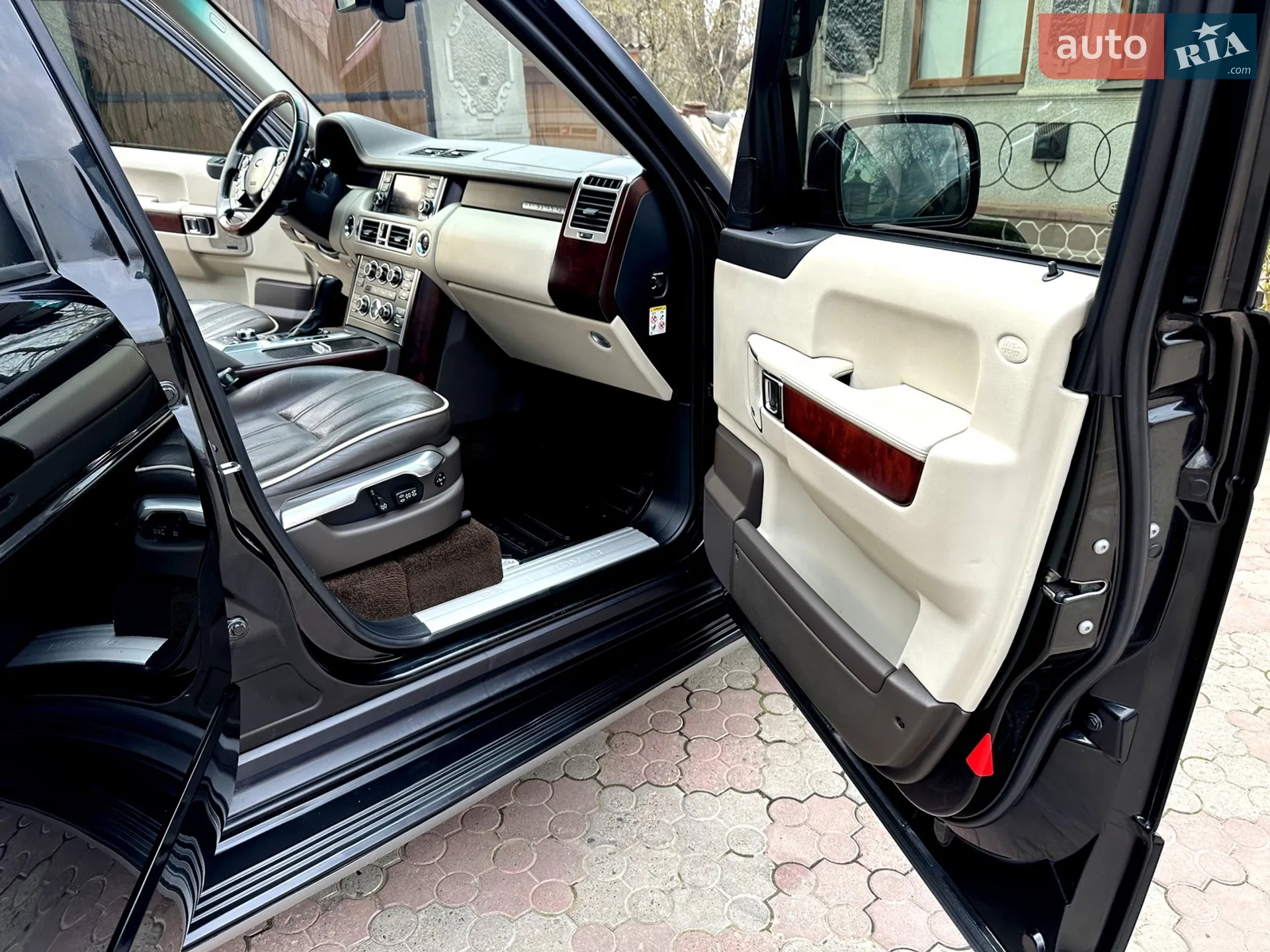 2010 Land Rover Range Rover - мініатюра 38