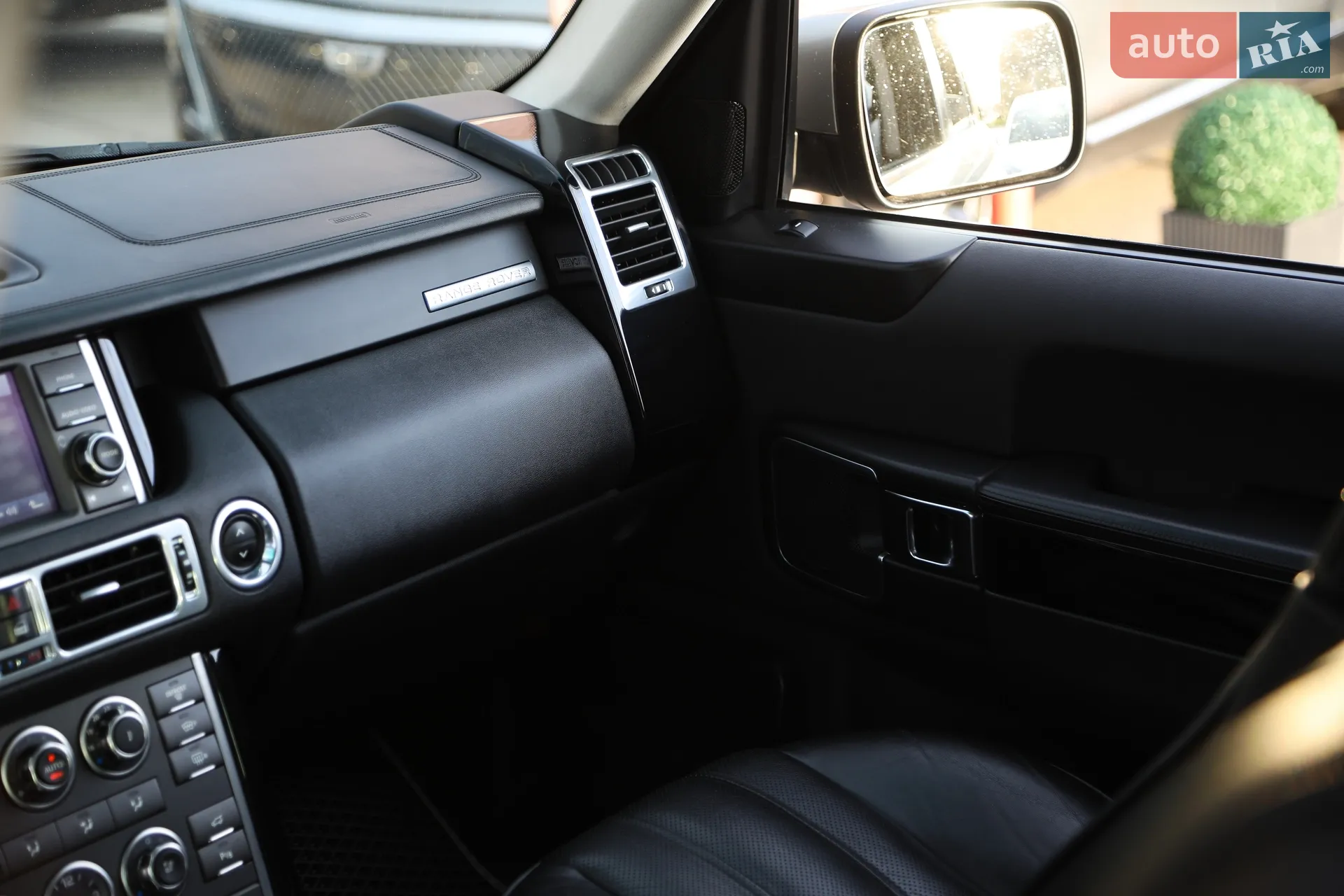2011 Land Rover Range Rover - мініатюра 16