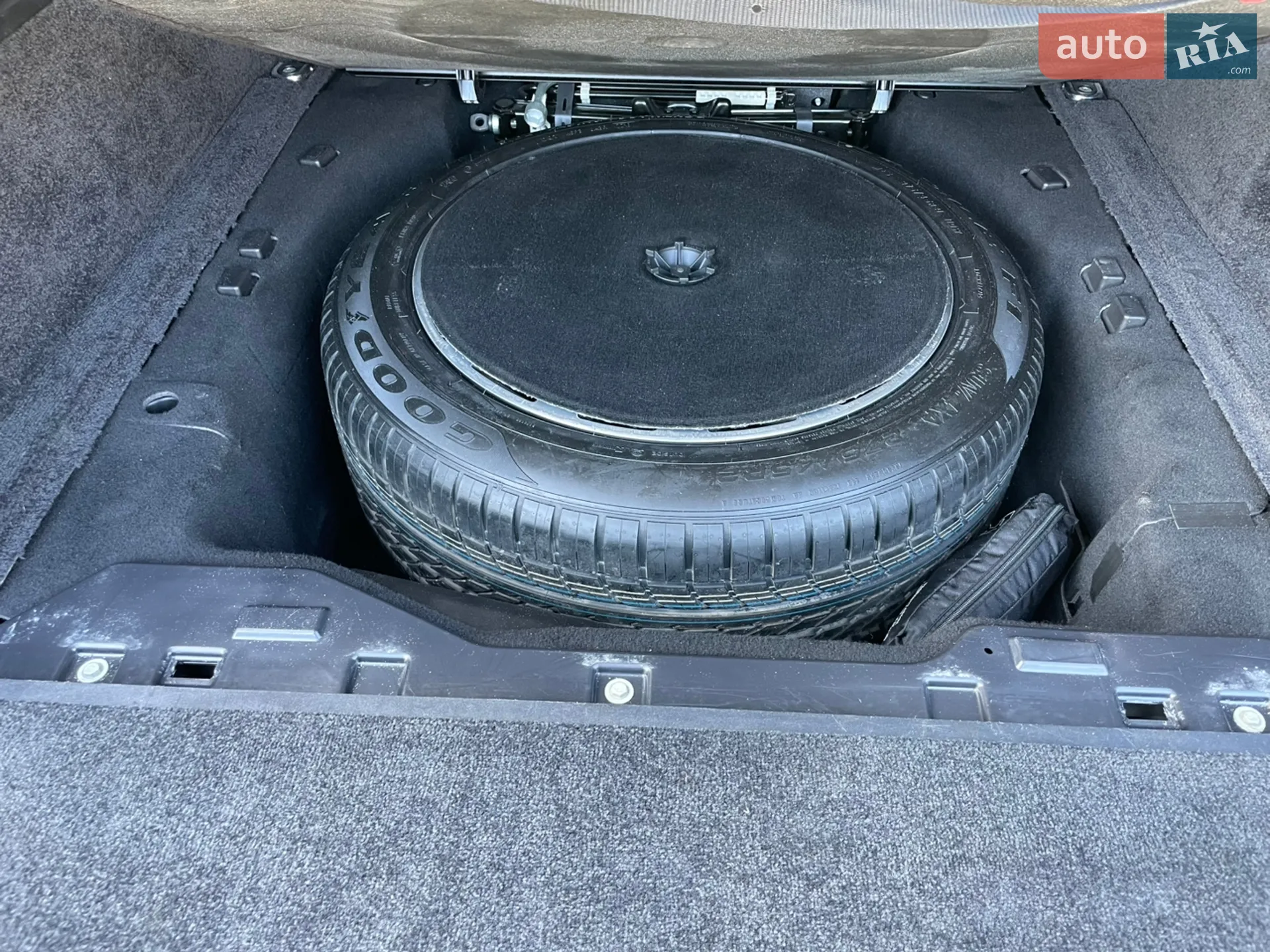 Land Rover Range Rover 2018 VIN SALGV2RE1JA513465 фото оголошення 17 з 56