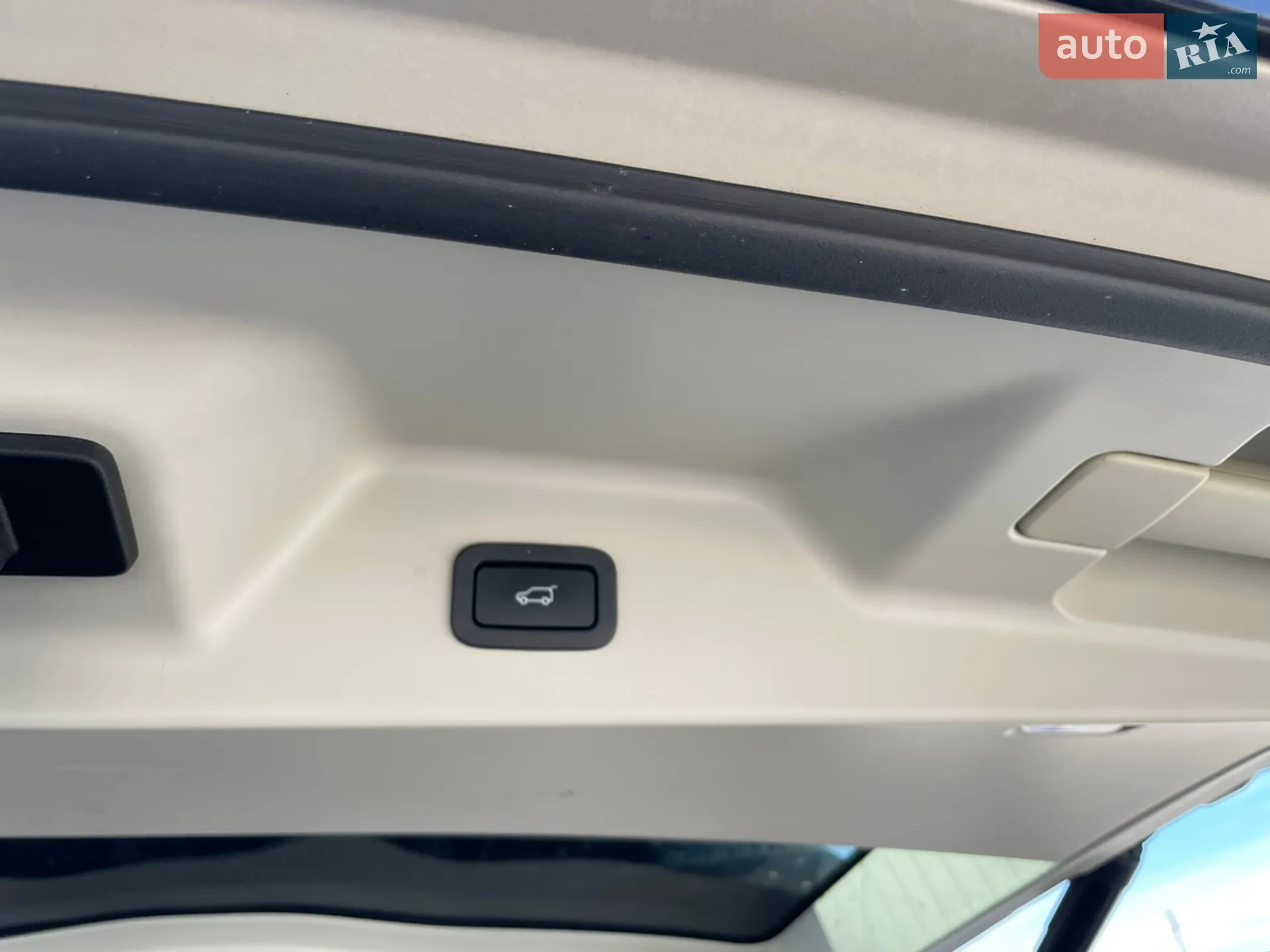 Land Rover Range Rover 2018 VIN SALGV2RE1JA513465 фото оголошення 20 з 56