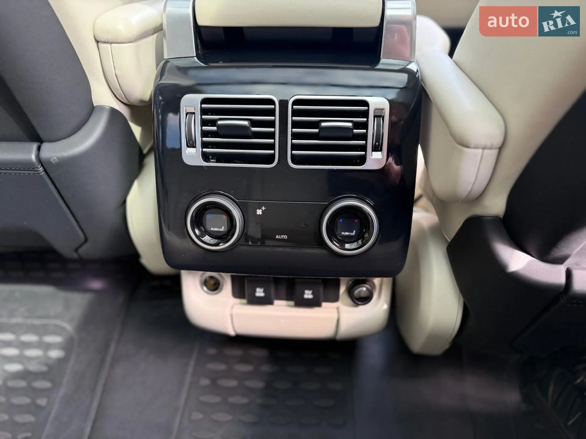 2018 Land Rover Range Rover - мініатюра 27