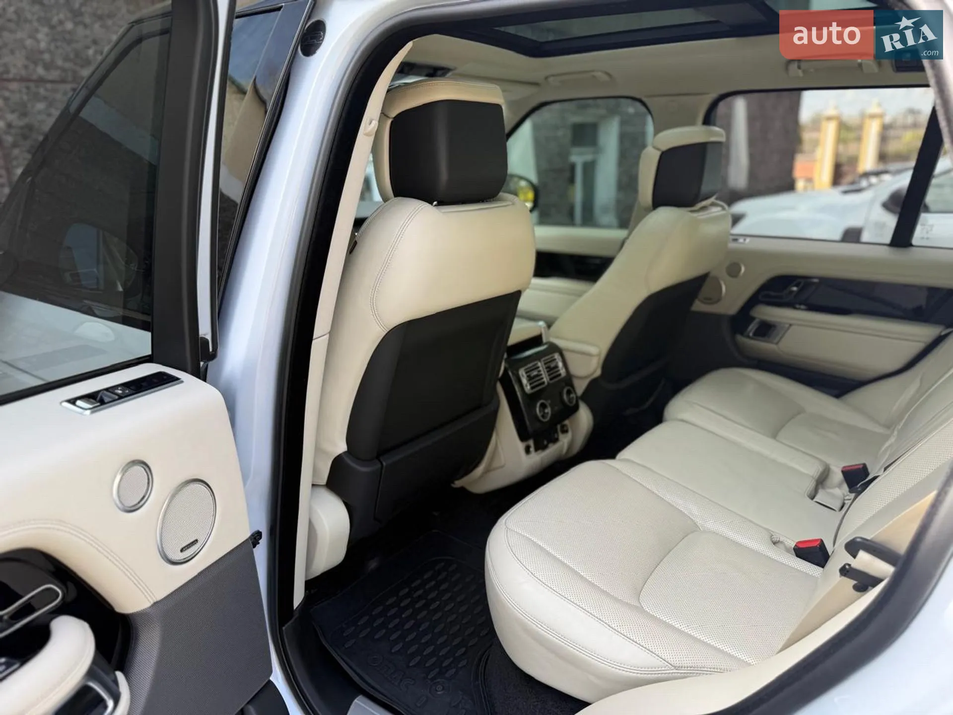 2018 Land Rover Range Rover - мініатюра 35