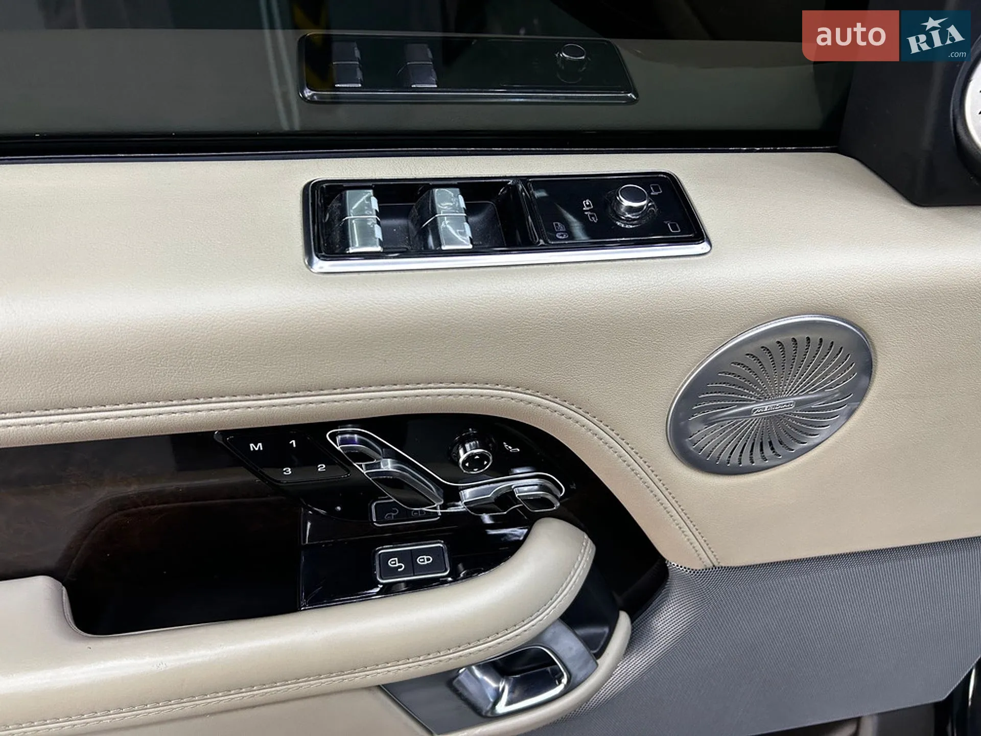 2017 Land Rover Range Rover - мініатюра 11