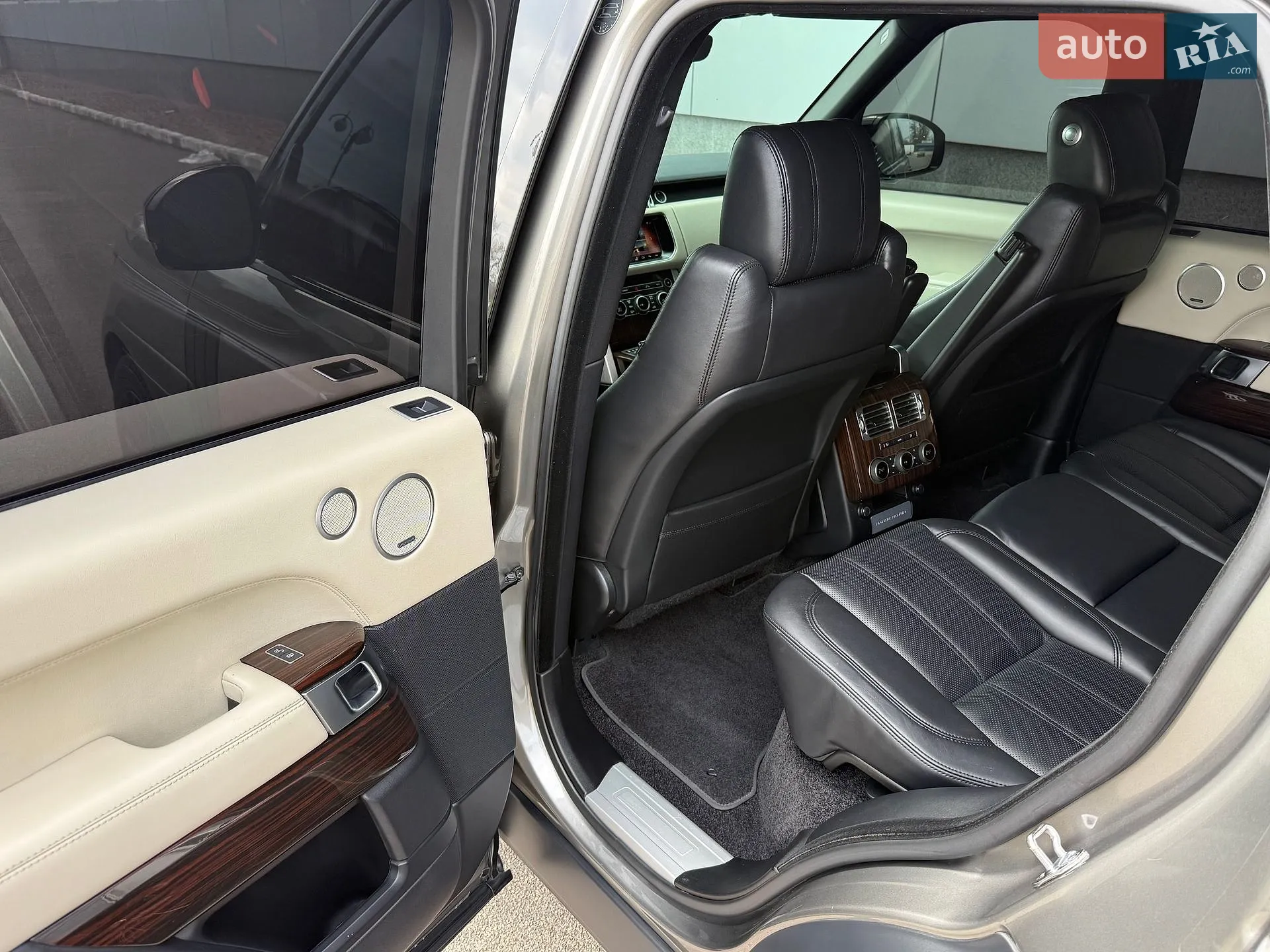 2017 Land Rover Range Rover - мініатюра 31