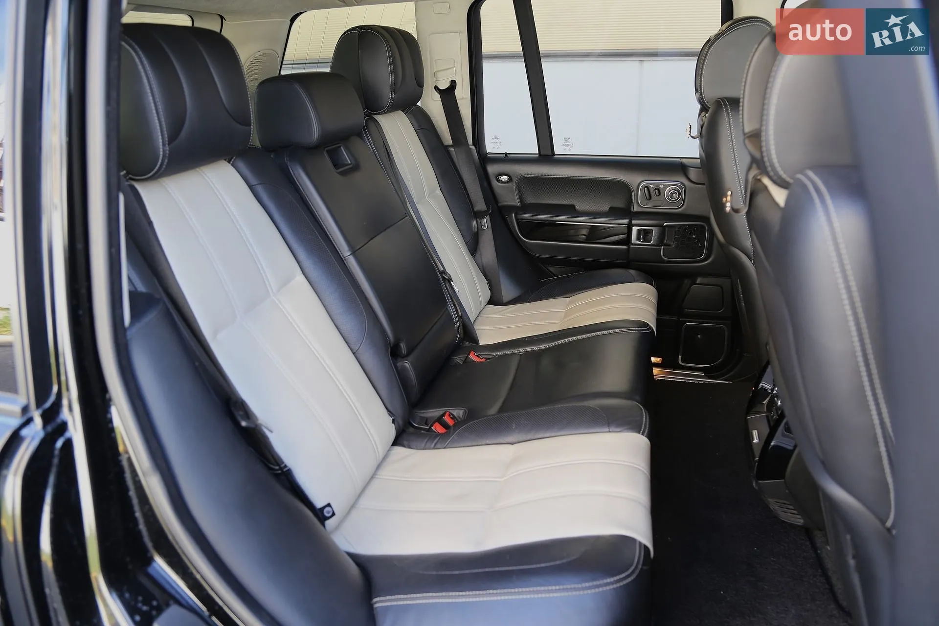 2011 Land Rover Range Rover - мініатюра 11