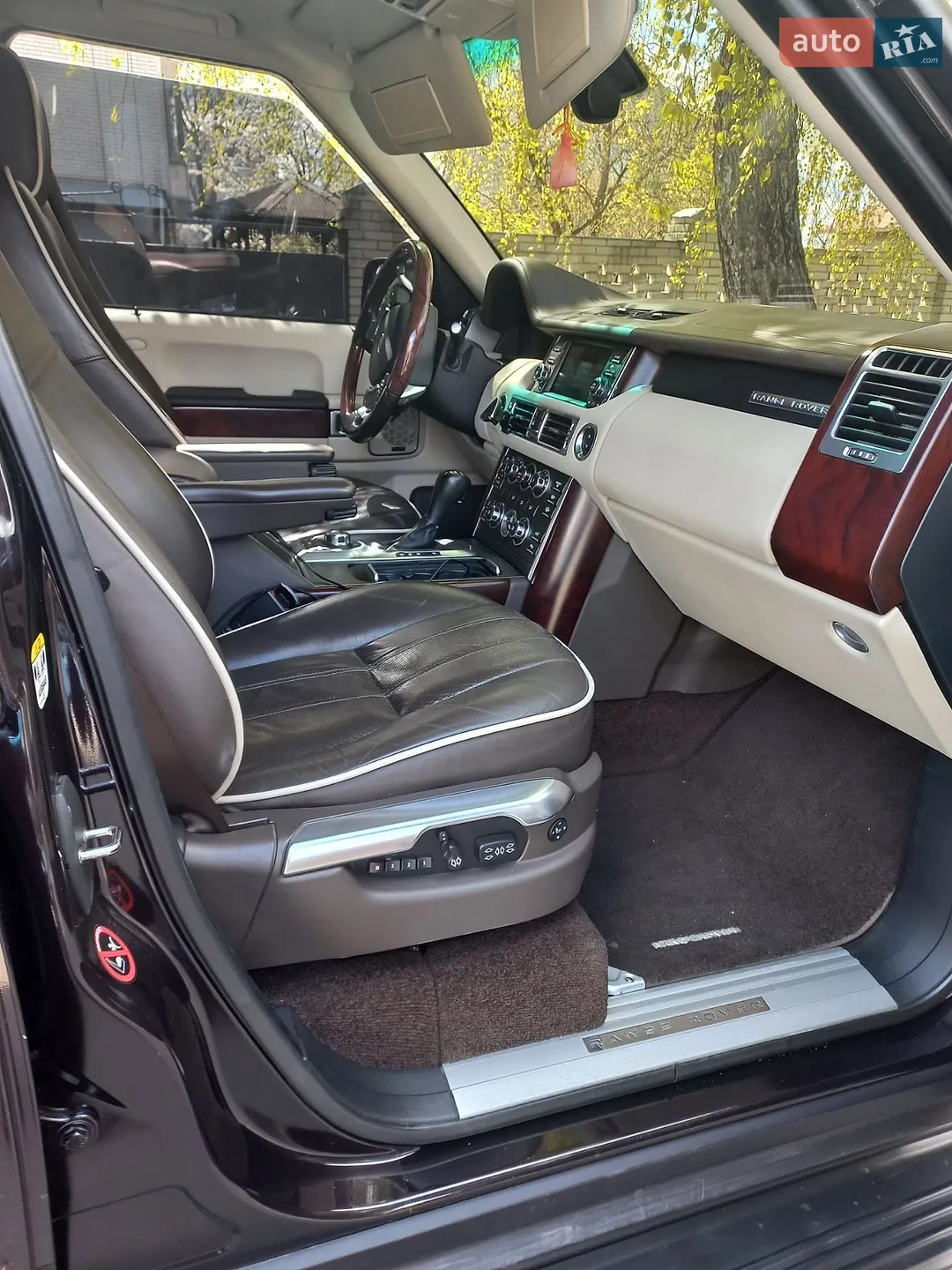 2012 Land Rover Range Rover - мініатюра 29