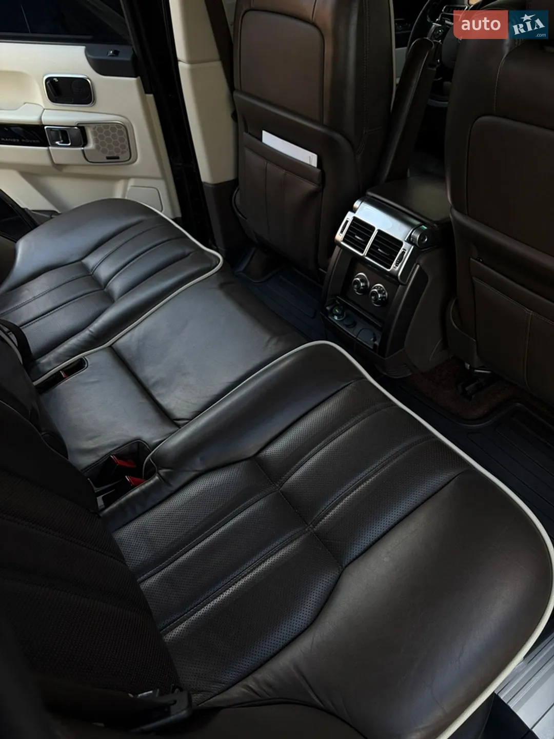 2012 Land Rover Range Rover - мініатюра 24