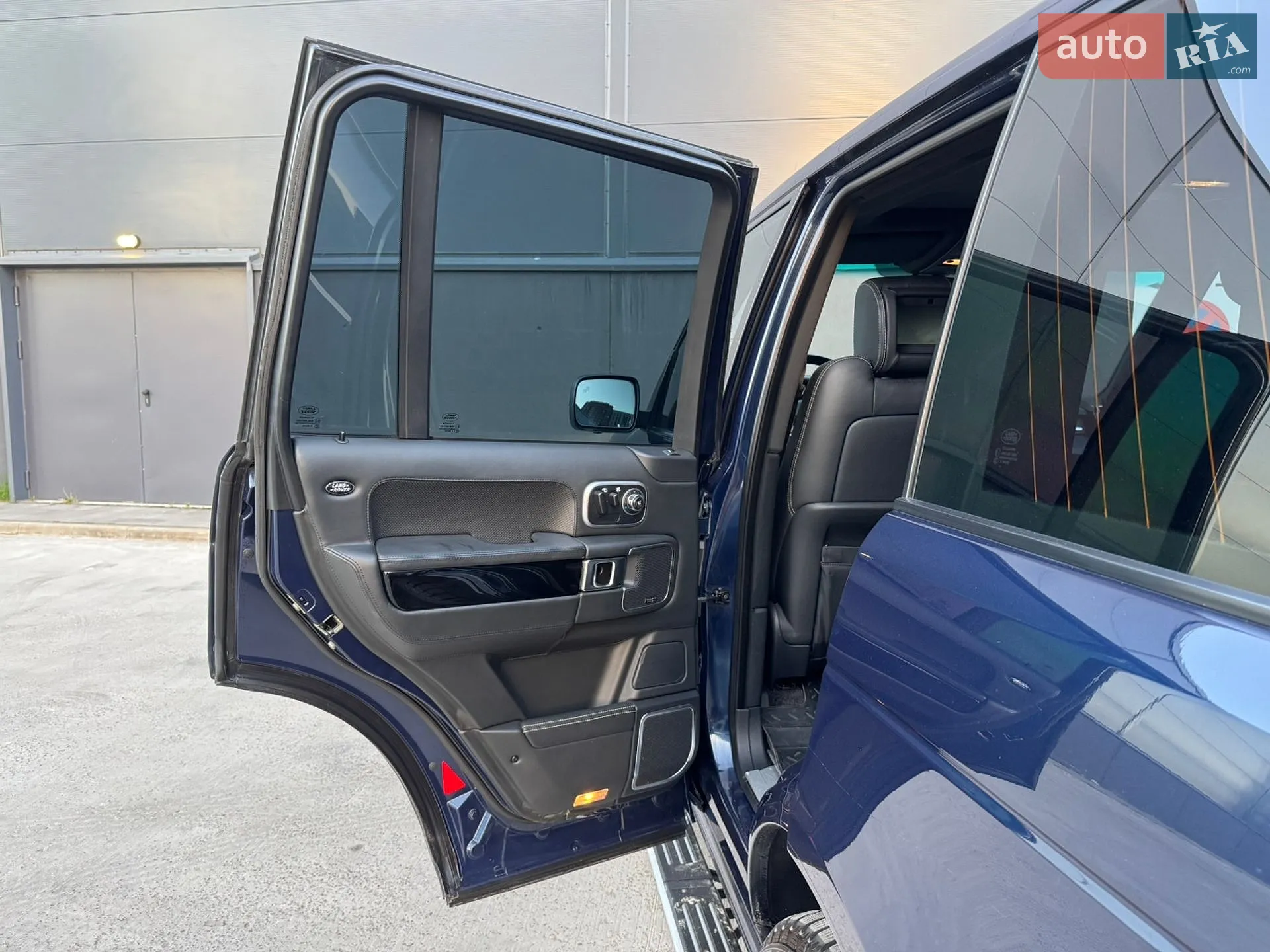 2011 Land Rover Range Rover - мініатюра 31