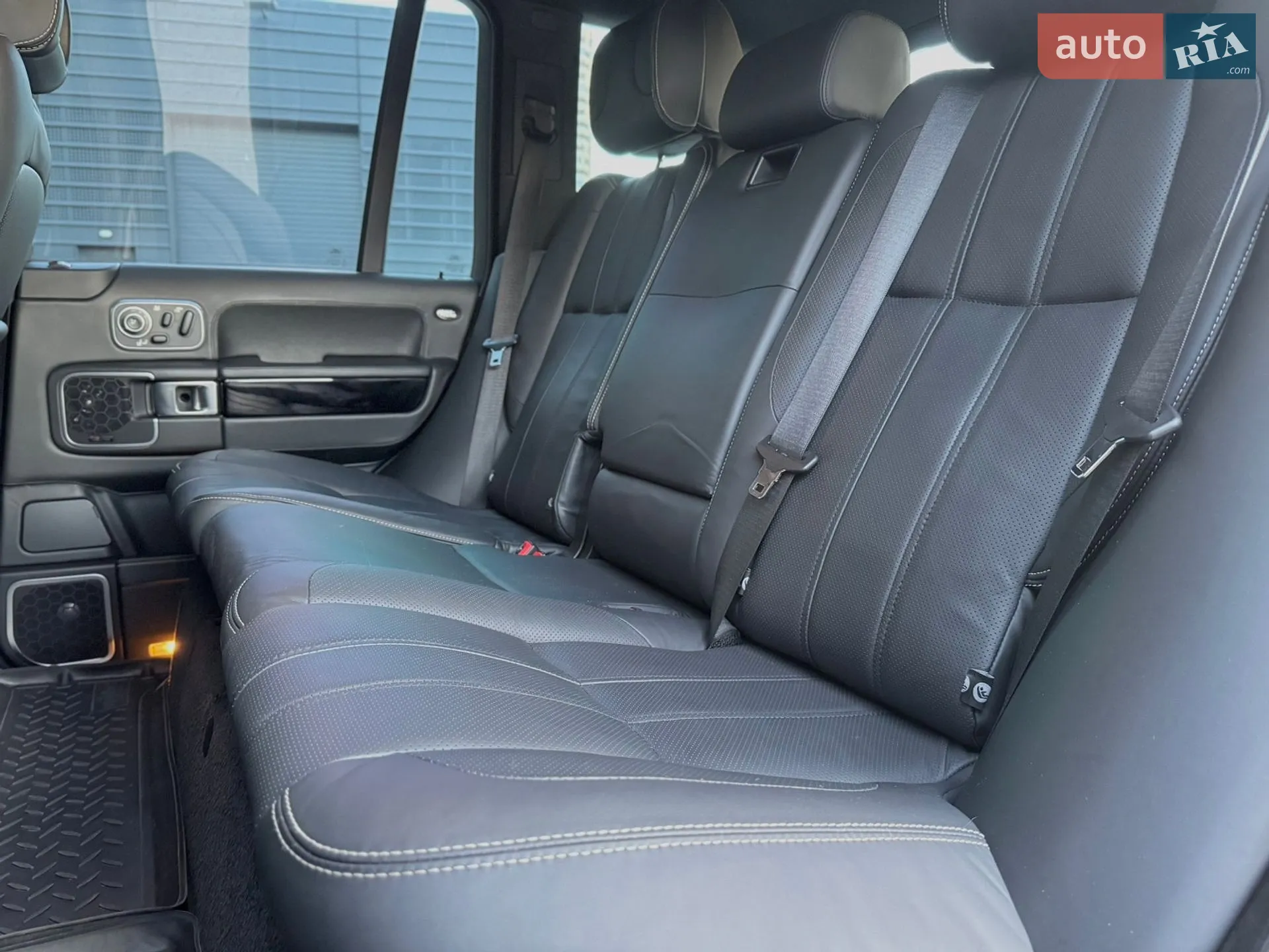 2011 Land Rover Range Rover - мініатюра 37