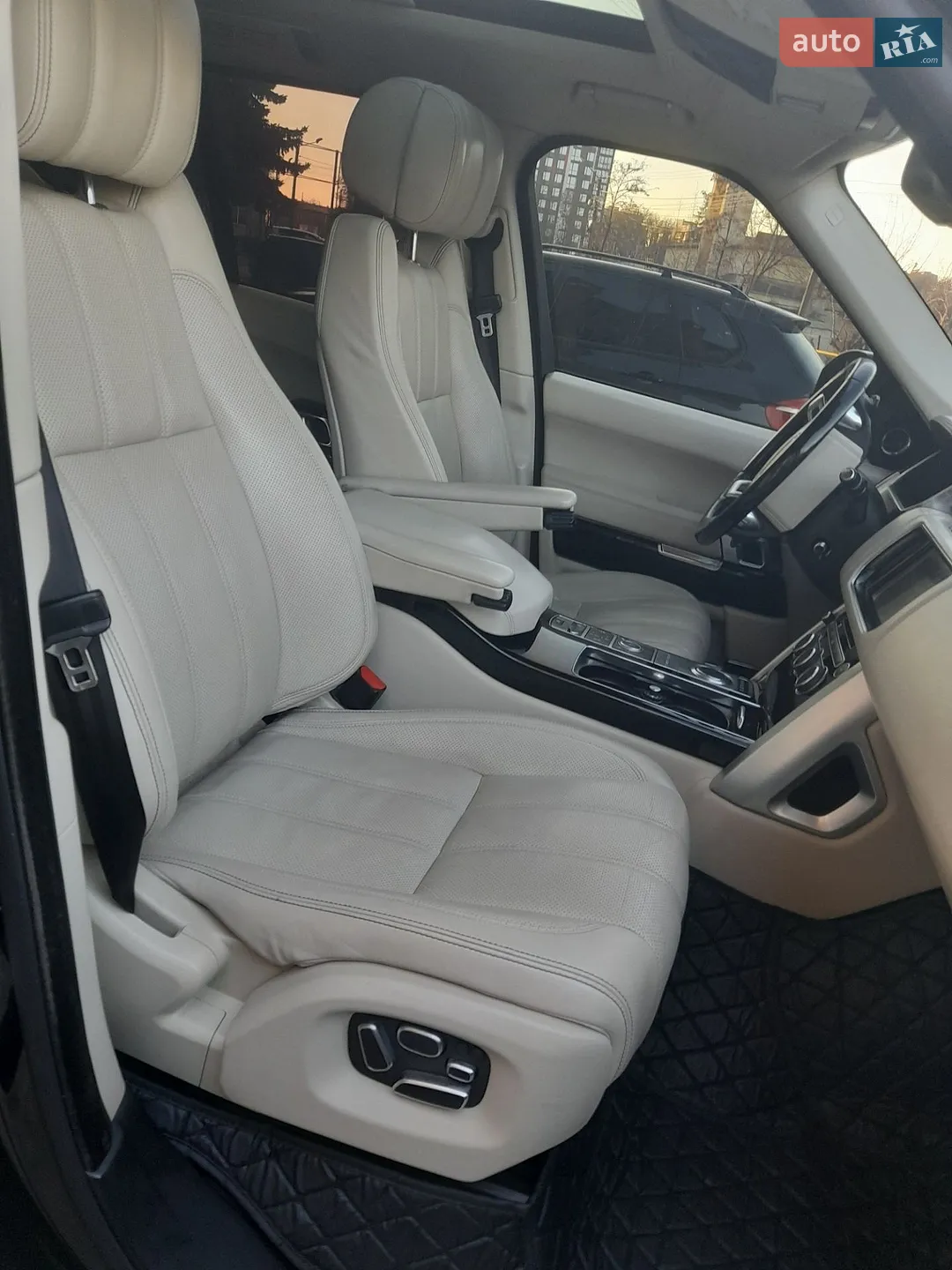 2013 Land Rover Range Rover - мініатюра 29