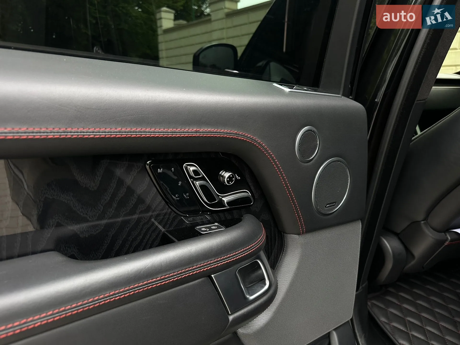 2018 Land Rover Range Rover - мініатюра 24