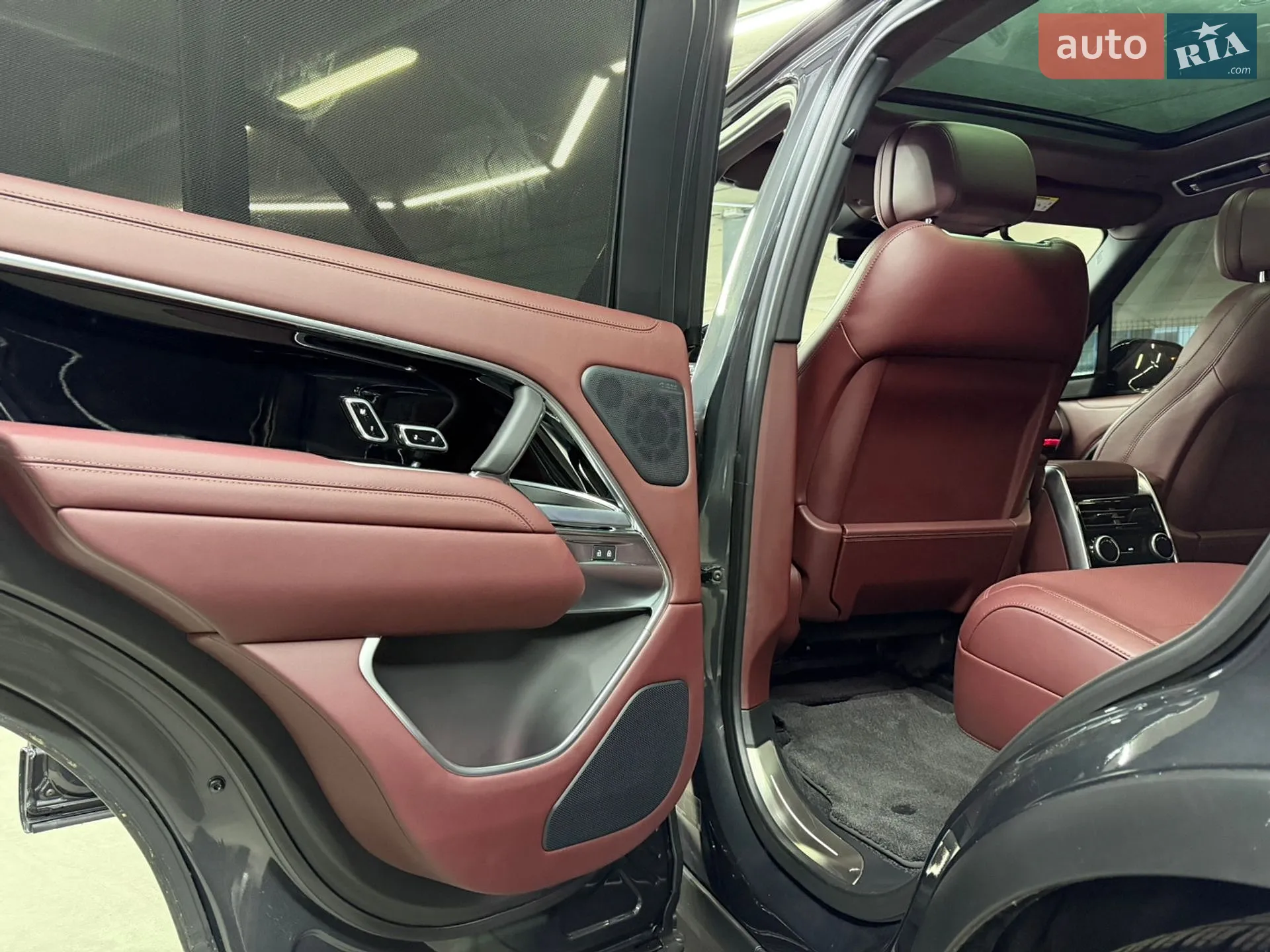 2023 Land Rover Range Rover - мініатюра 23