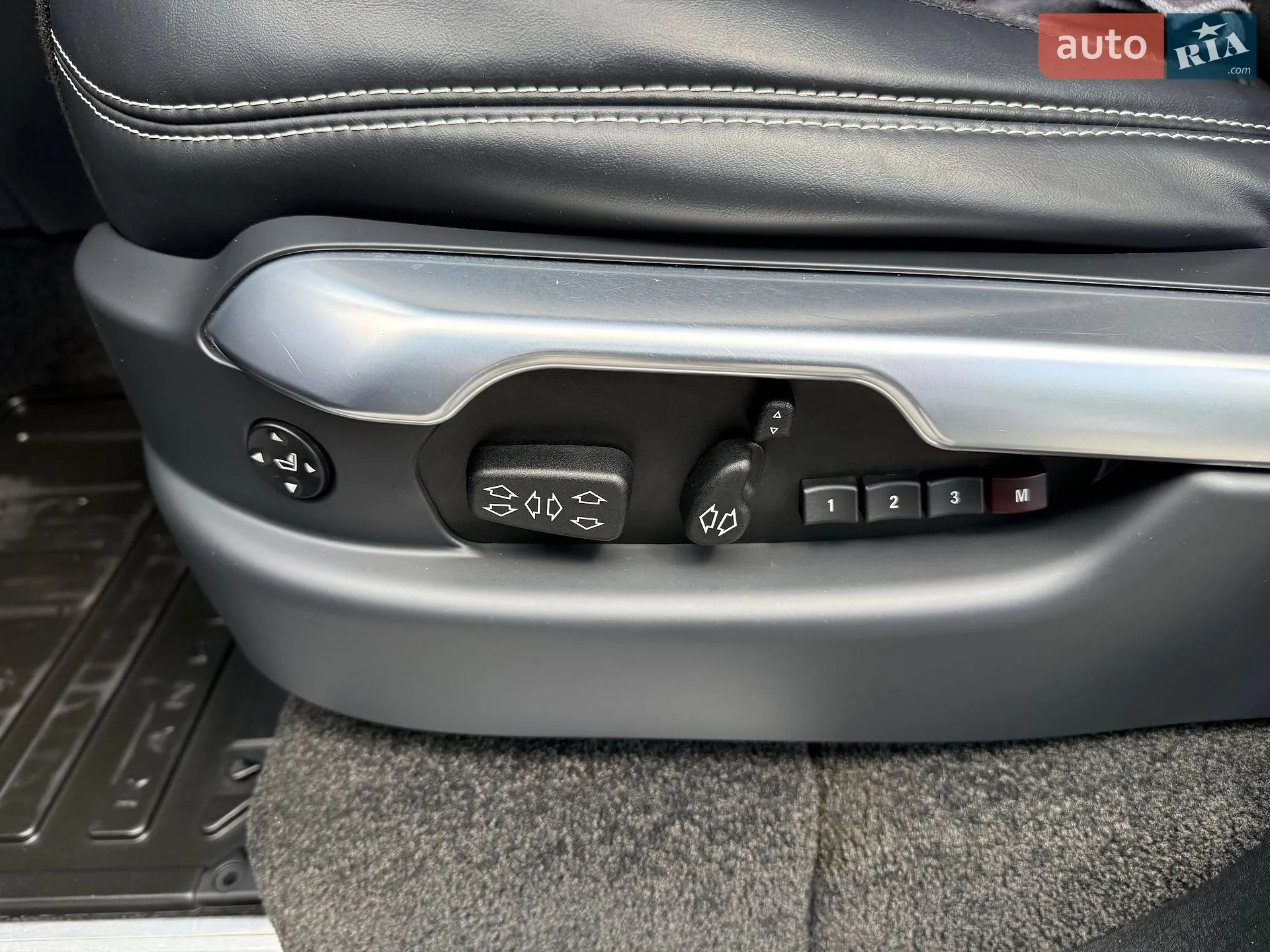 2011 Land Rover Range Rover - мініатюра 27