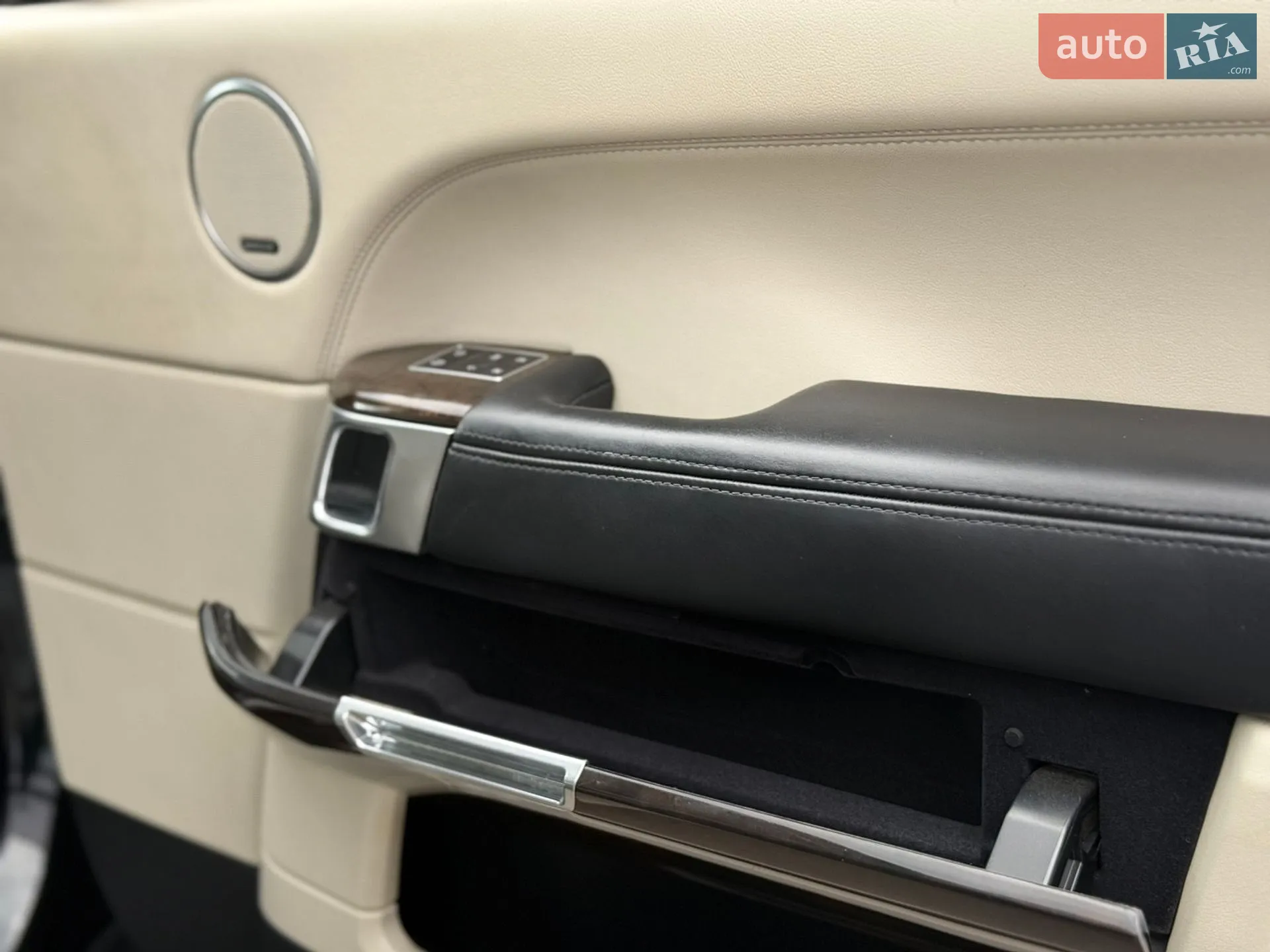 2013 Land Rover Range Rover - мініатюра 32