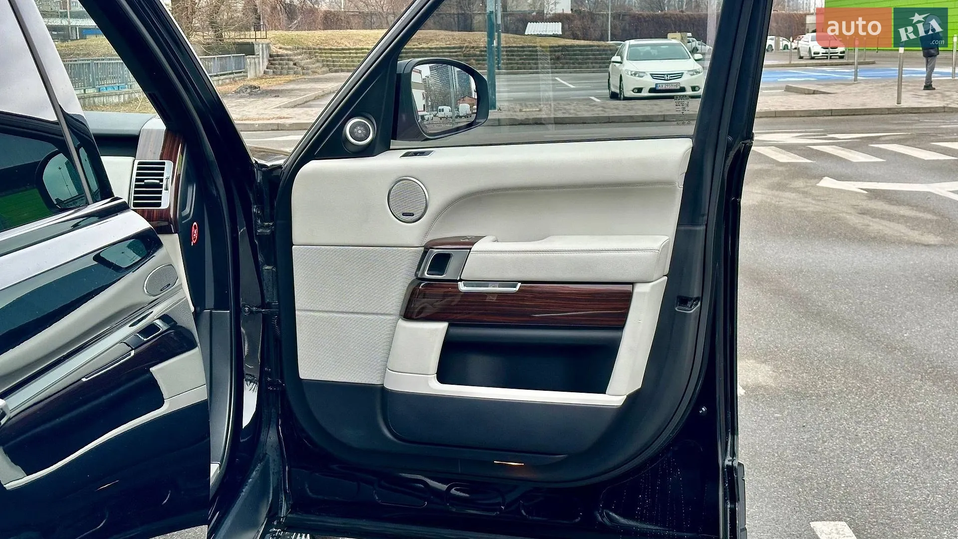 2017 Land Rover Range Rover - мініатюра 28