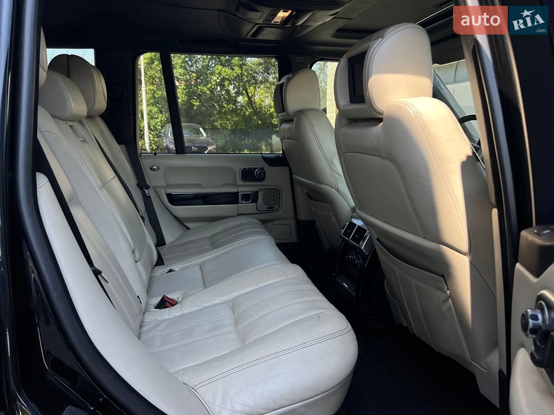 2011 Land Rover Range Rover - мініатюра 19