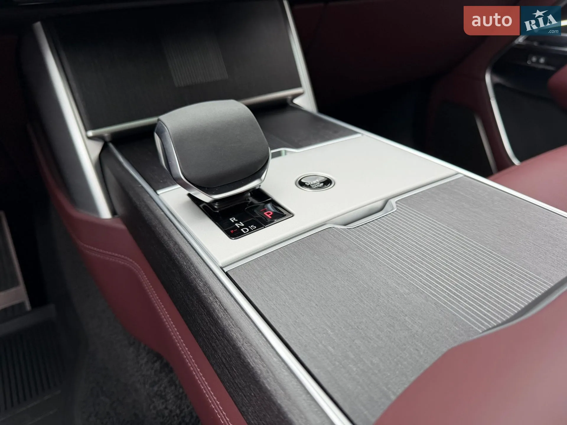 2025 Land Rover Range Rover - мініатюра 25