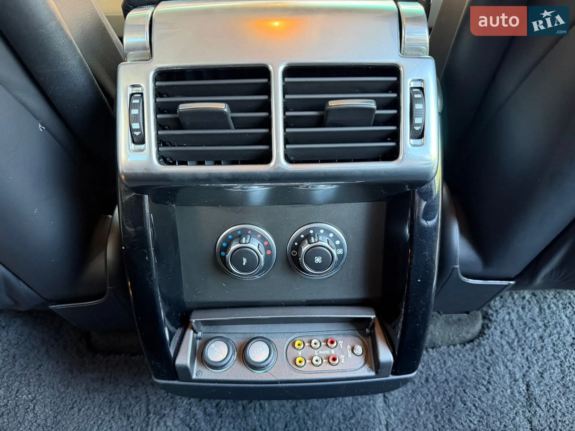 2012 Land Rover Range Rover - мініатюра 33