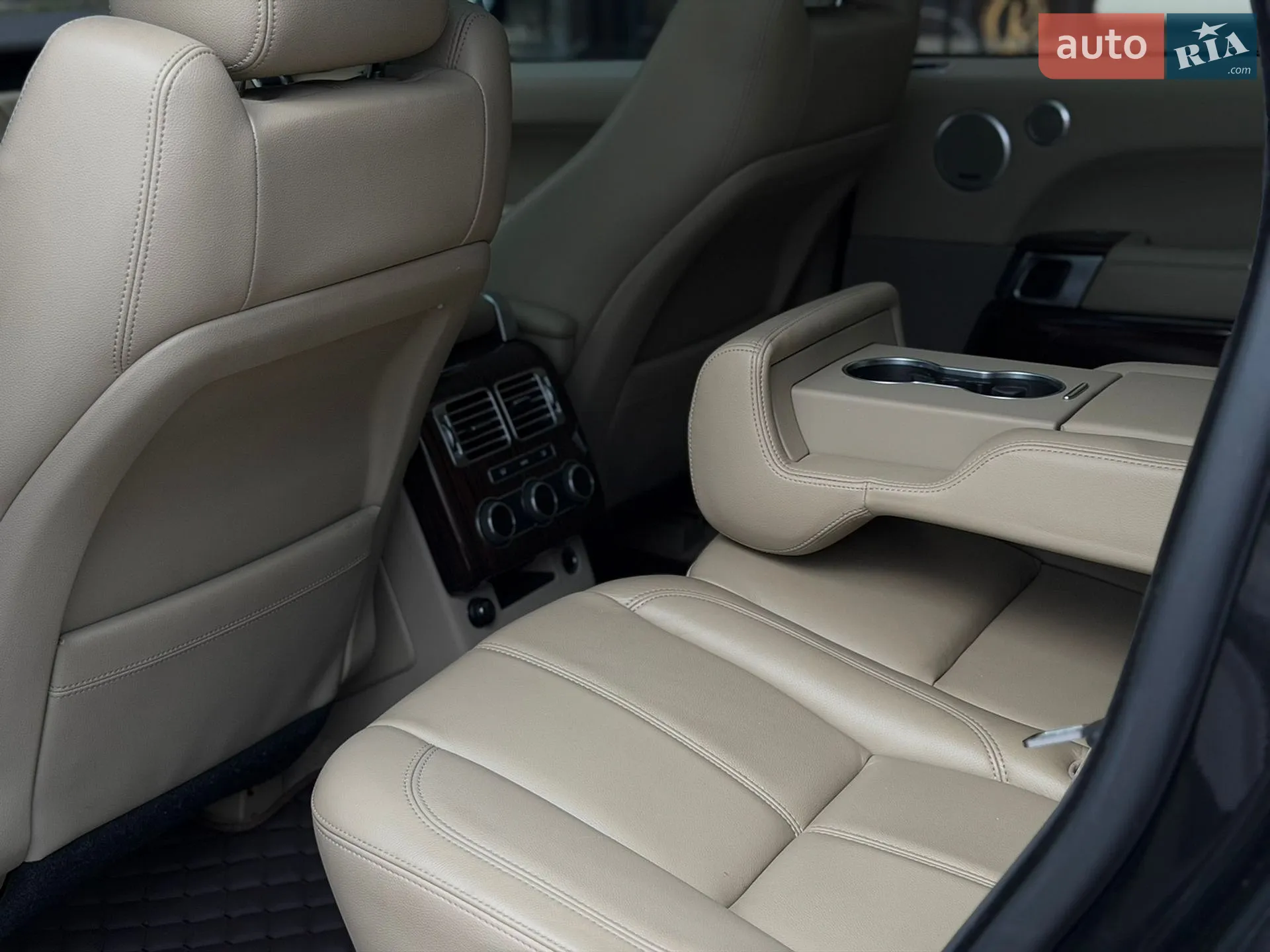 2016 Land Rover Range Rover - мініатюра 21
