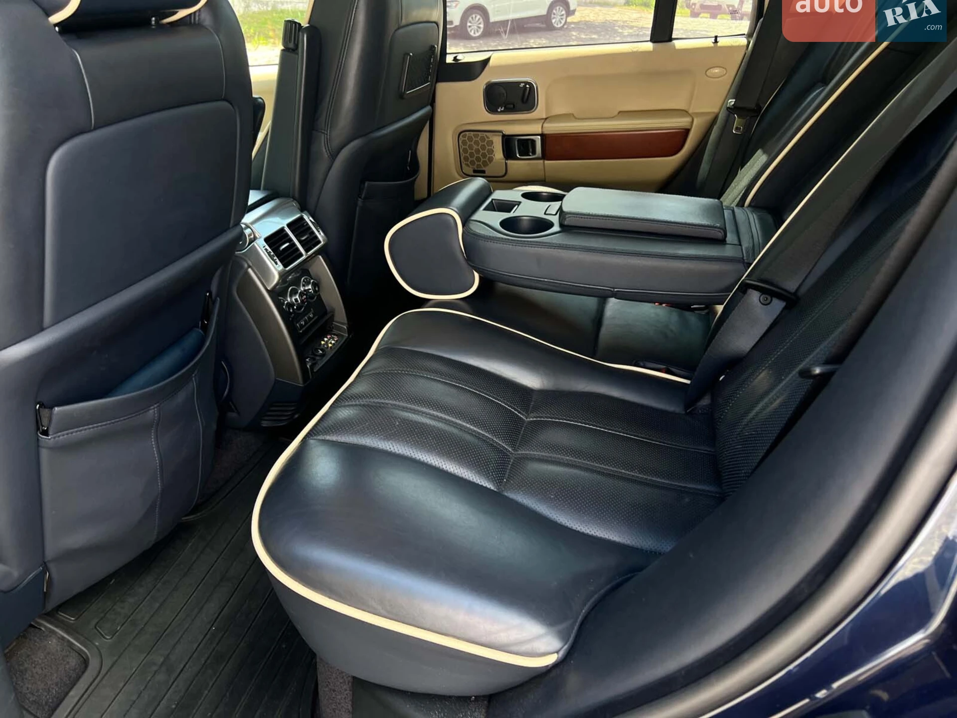 2011 Land Rover Range Rover - мініатюра 19