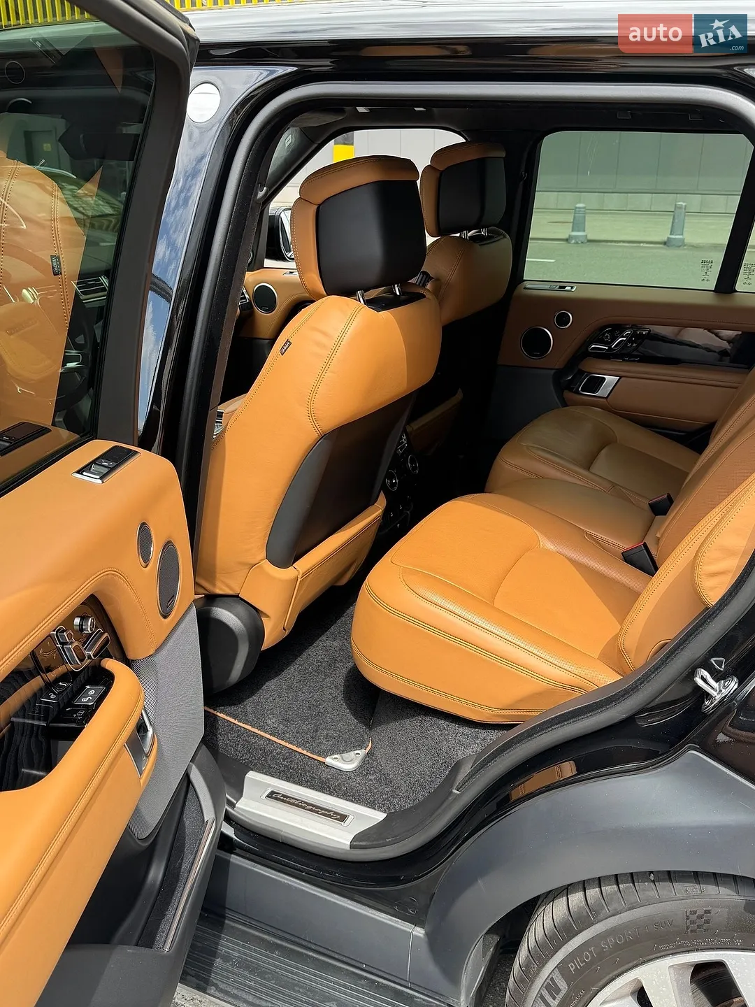 2020 Land Rover Range Rover - мініатюра 22