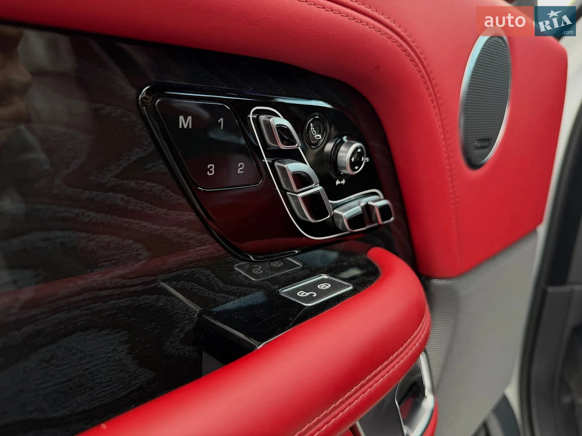 2019 Land Rover Range Rover - мініатюра 14