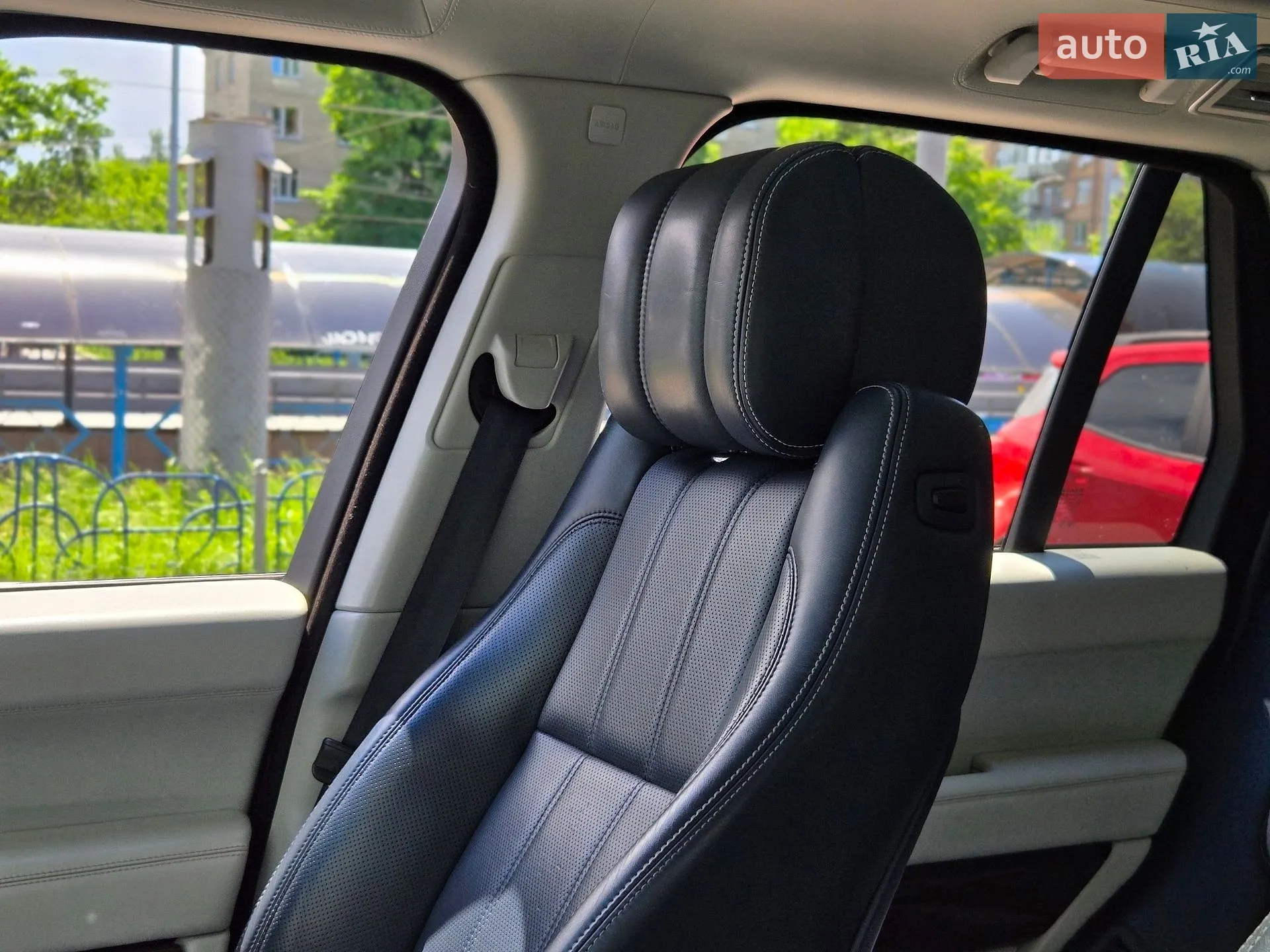 2013 Land Rover Range Rover - мініатюра 30