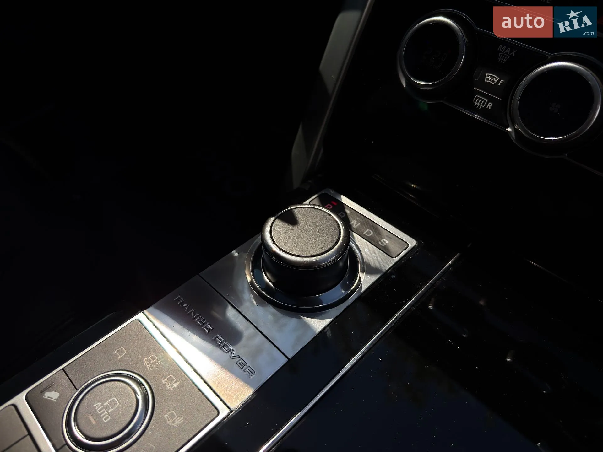 2015 Land Rover Range Rover - мініатюра 35