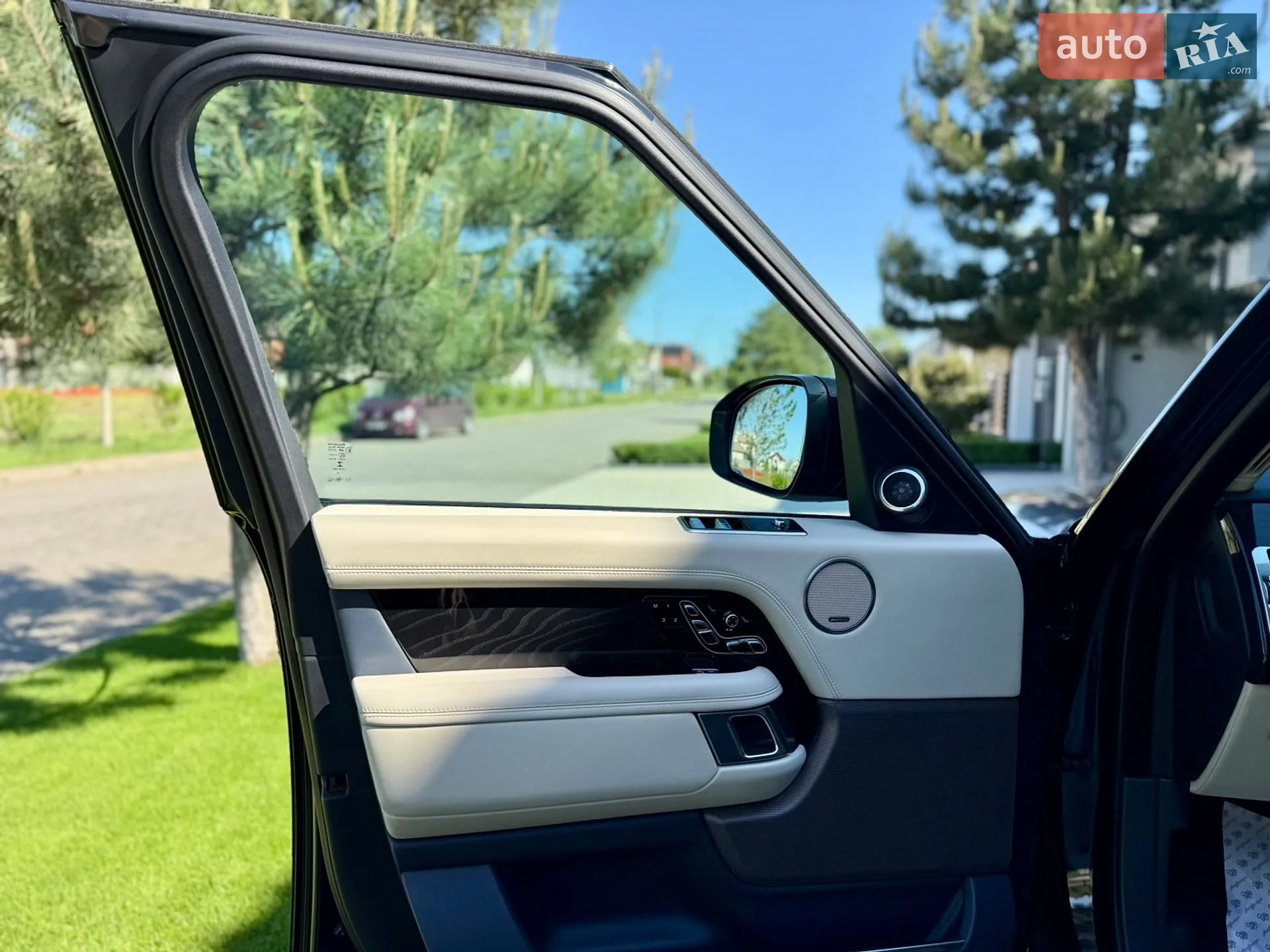 2019 Land Rover Range Rover - мініатюра 34