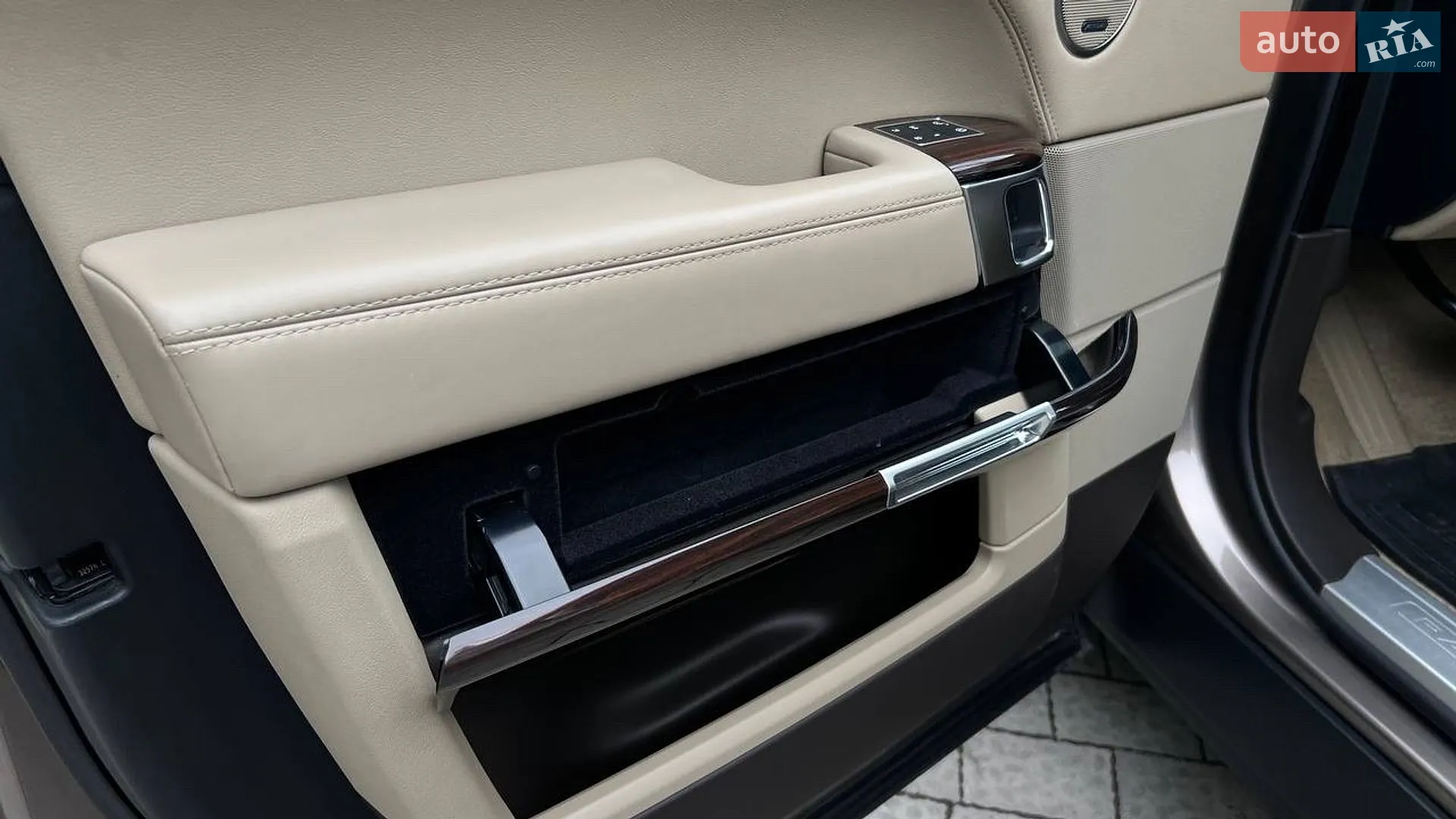 2017 Land Rover Range Rover - мініатюра 28