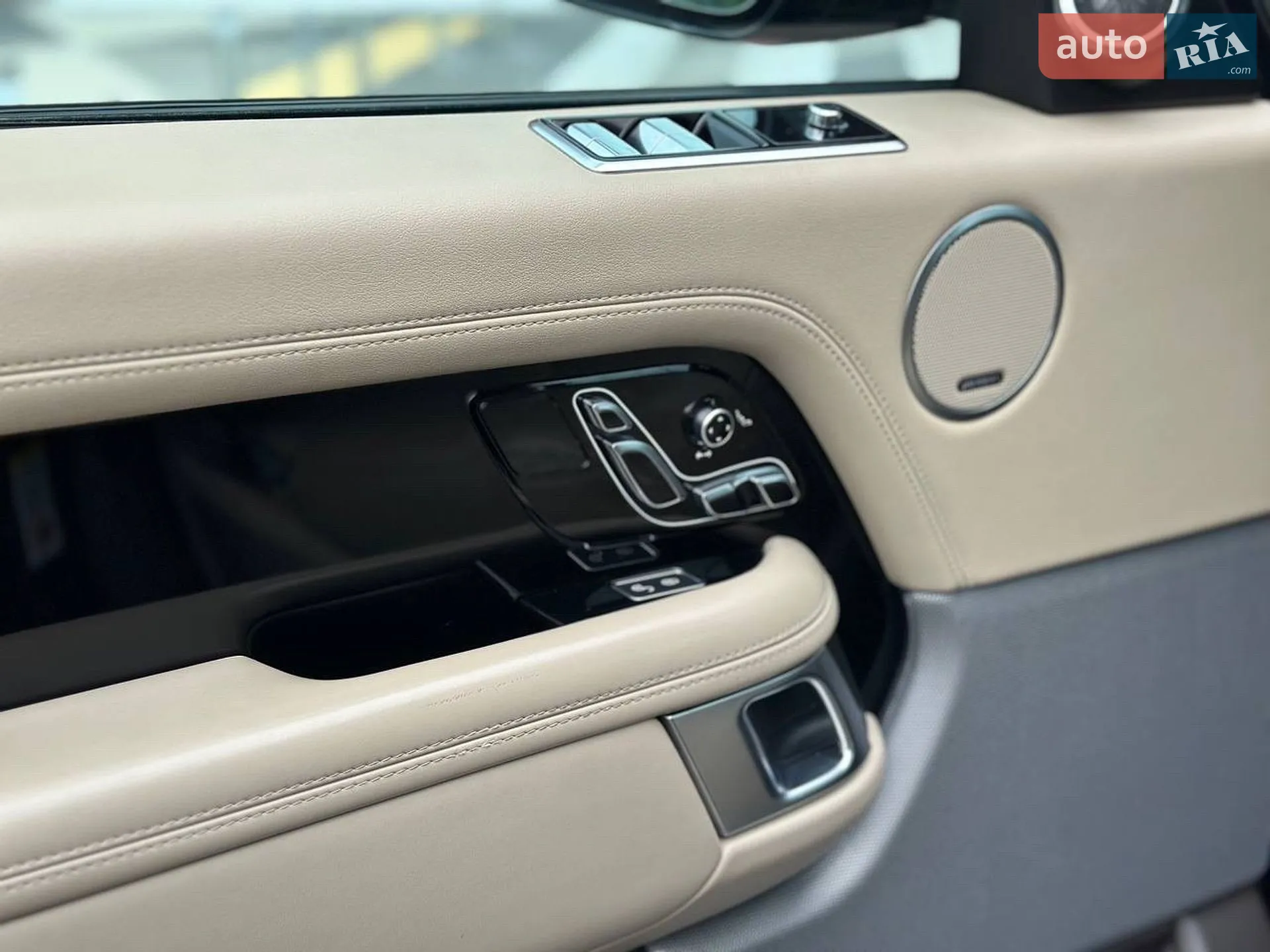 2018 Land Rover Range Rover - мініатюра 15