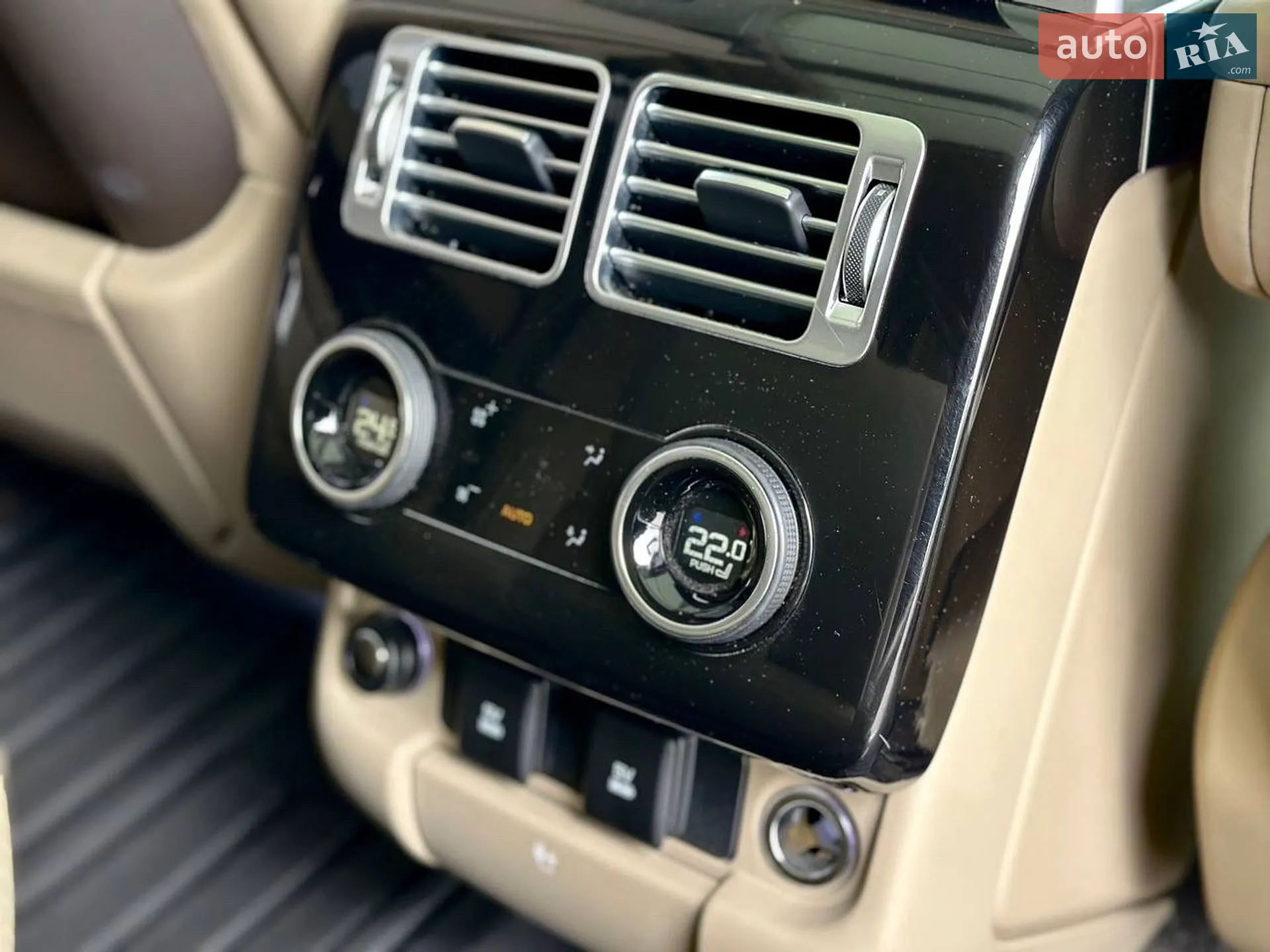 2018 Land Rover Range Rover - мініатюра 24
