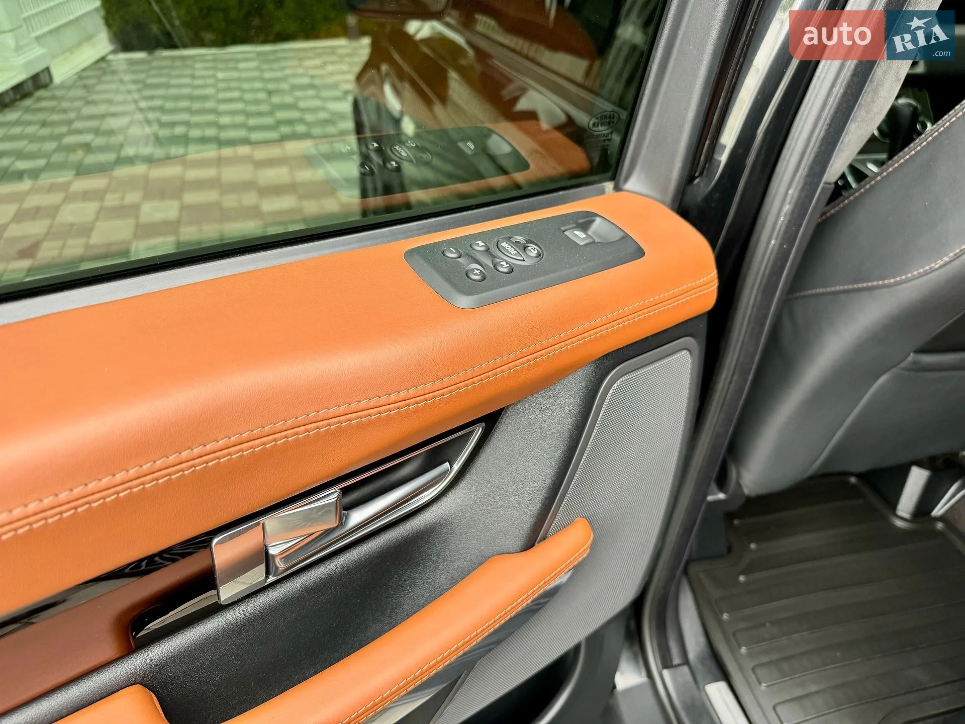 2011 Land Rover Range Rover - мініатюра 37