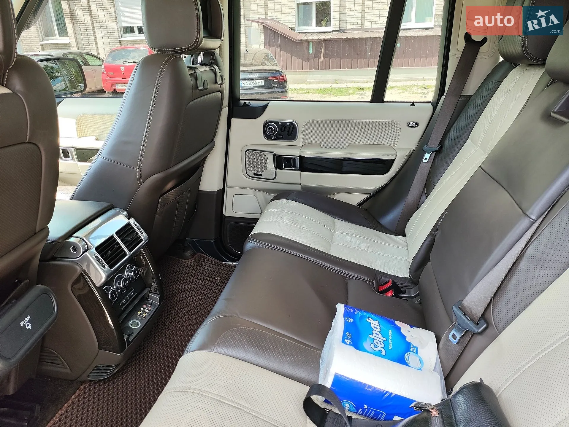 2010 Land Rover Range Rover - мініатюра 13