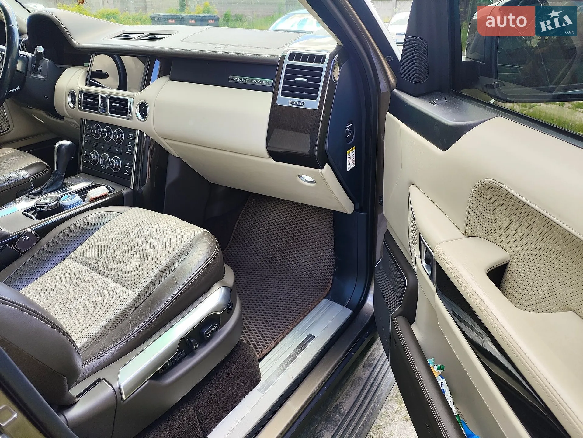 2010 Land Rover Range Rover - мініатюра 16