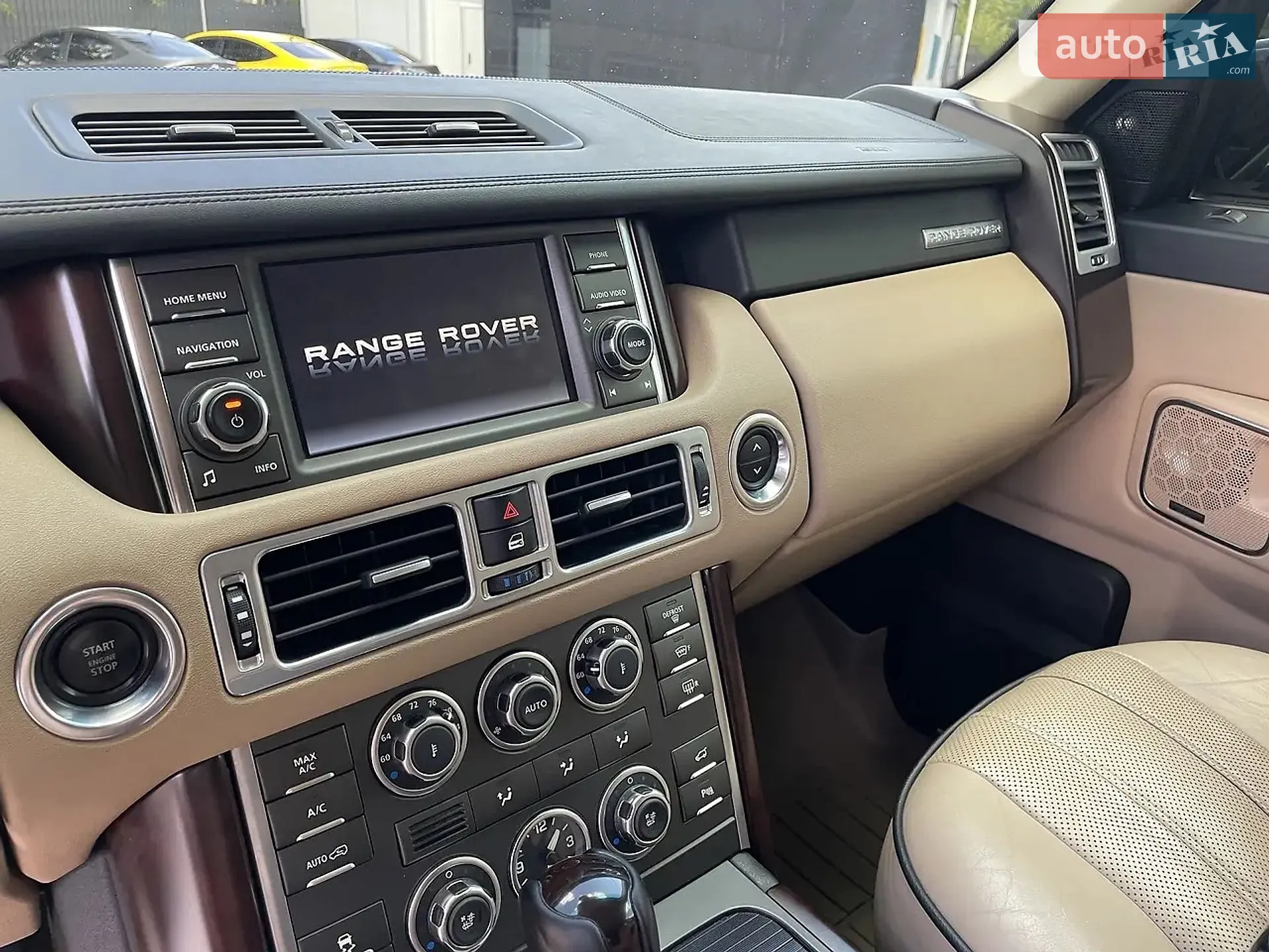 2010 Land Rover Range Rover - мініатюра 21